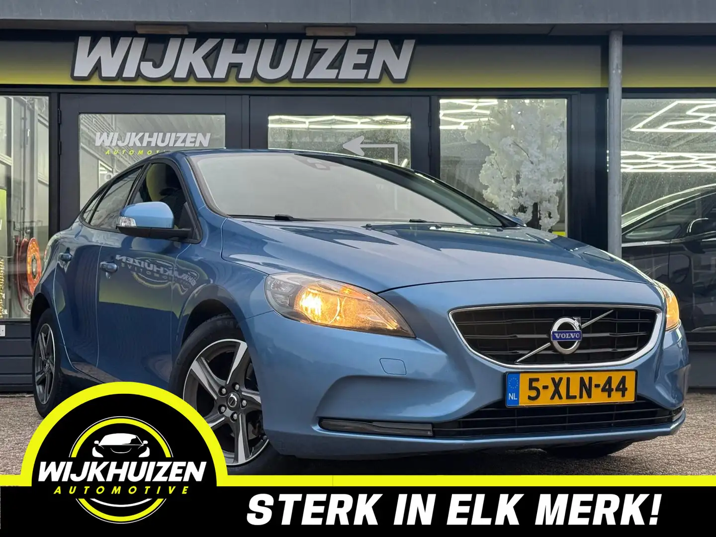 Volvo V40 1.6 D2 Base Business met Airco !!! Navigatie !!! C Blauw - 1
