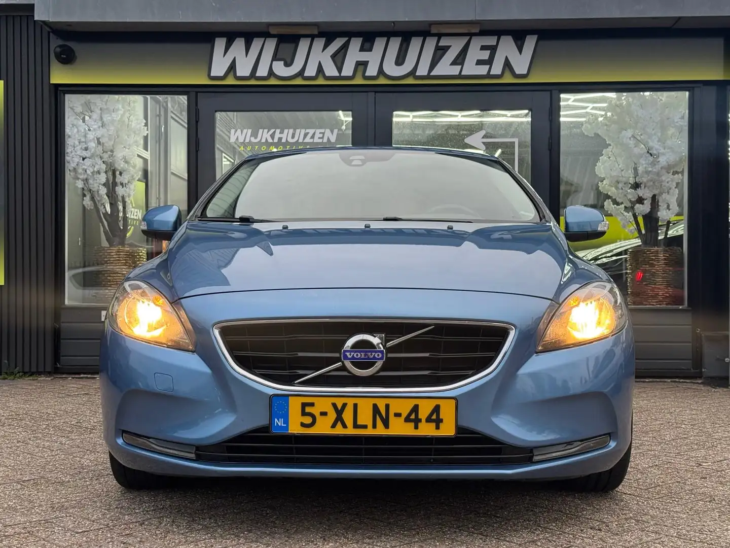 Volvo V40 1.6 D2 Base Business met Airco !!! Navigatie !!! C Blauw - 2