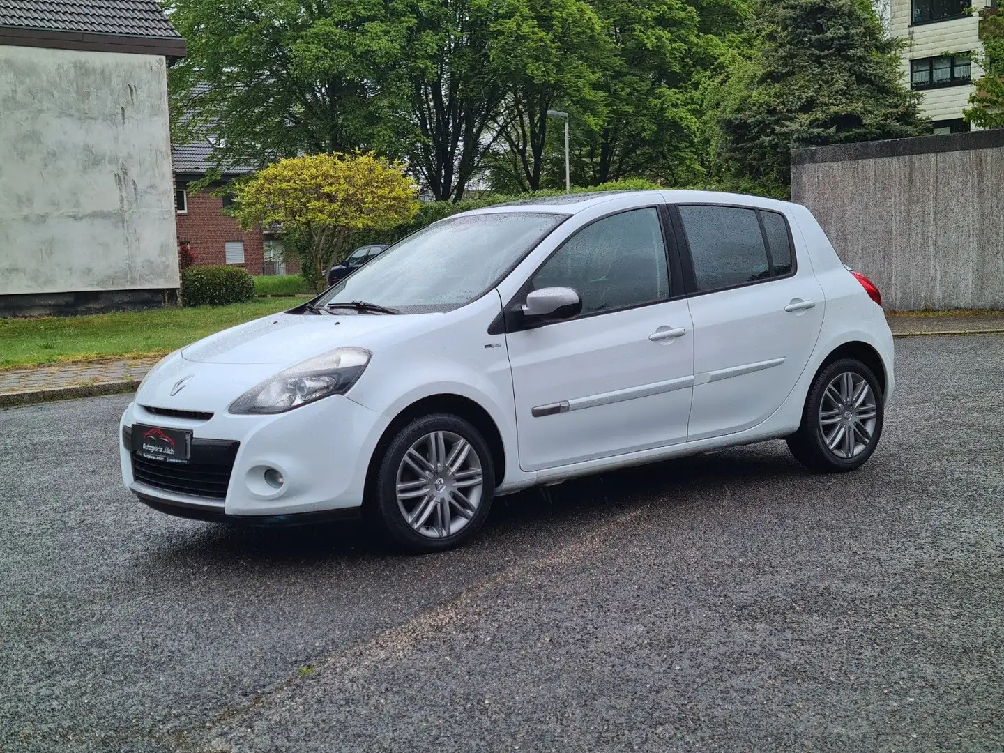 Renault Clio III Night and Day 1.2 TCE Weiß - 1
