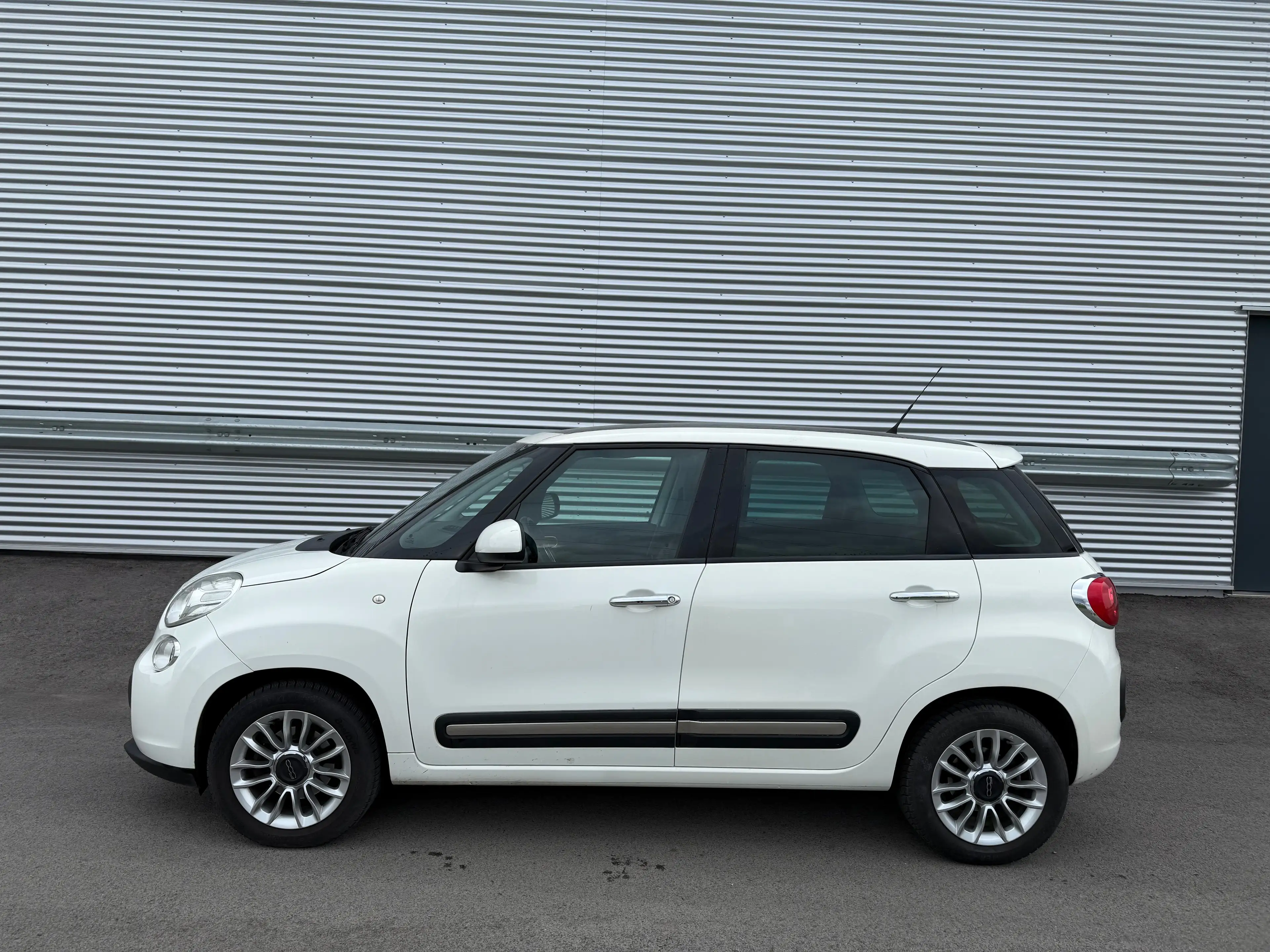 Fiat 500L Lounge Aut. ID:132 — photo 4