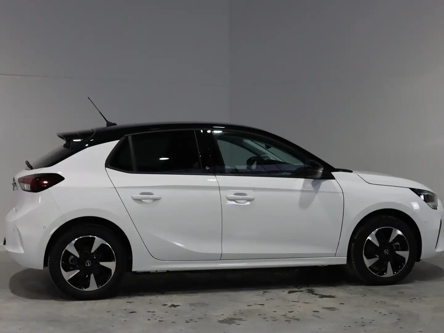 Opel Corsa-e NIEUWE WAGEN!! 50 kWh Elegance (NA aftrek premie) Biały - 2