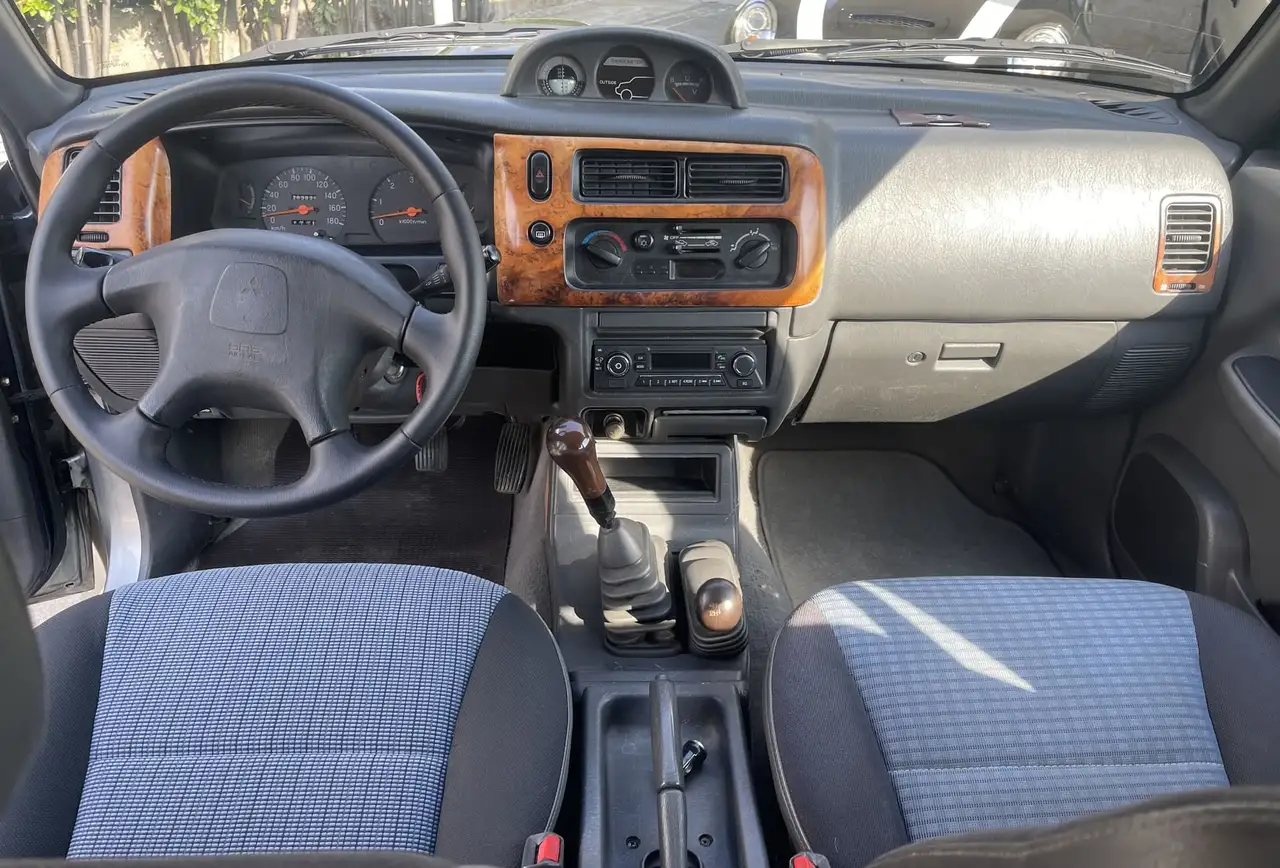 Mitsubishi L200 Hard top 2.500 TDI 4WD, foto 12