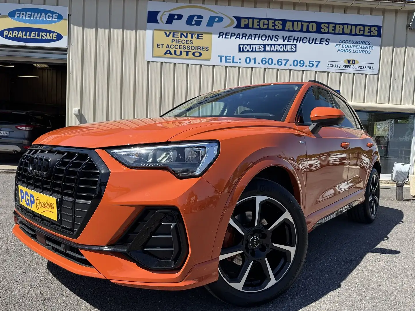 Audi Q3 35 TFSI 150CH MILD HYBRID S TRONIC 7 Orange - 1