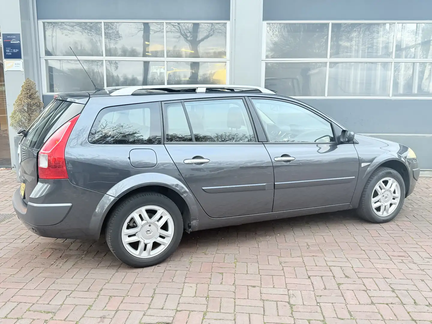 Renault Megane Grand Tour 1.5 dCi Tech Line Bj 2008 Panodak,Schui Gris - 2