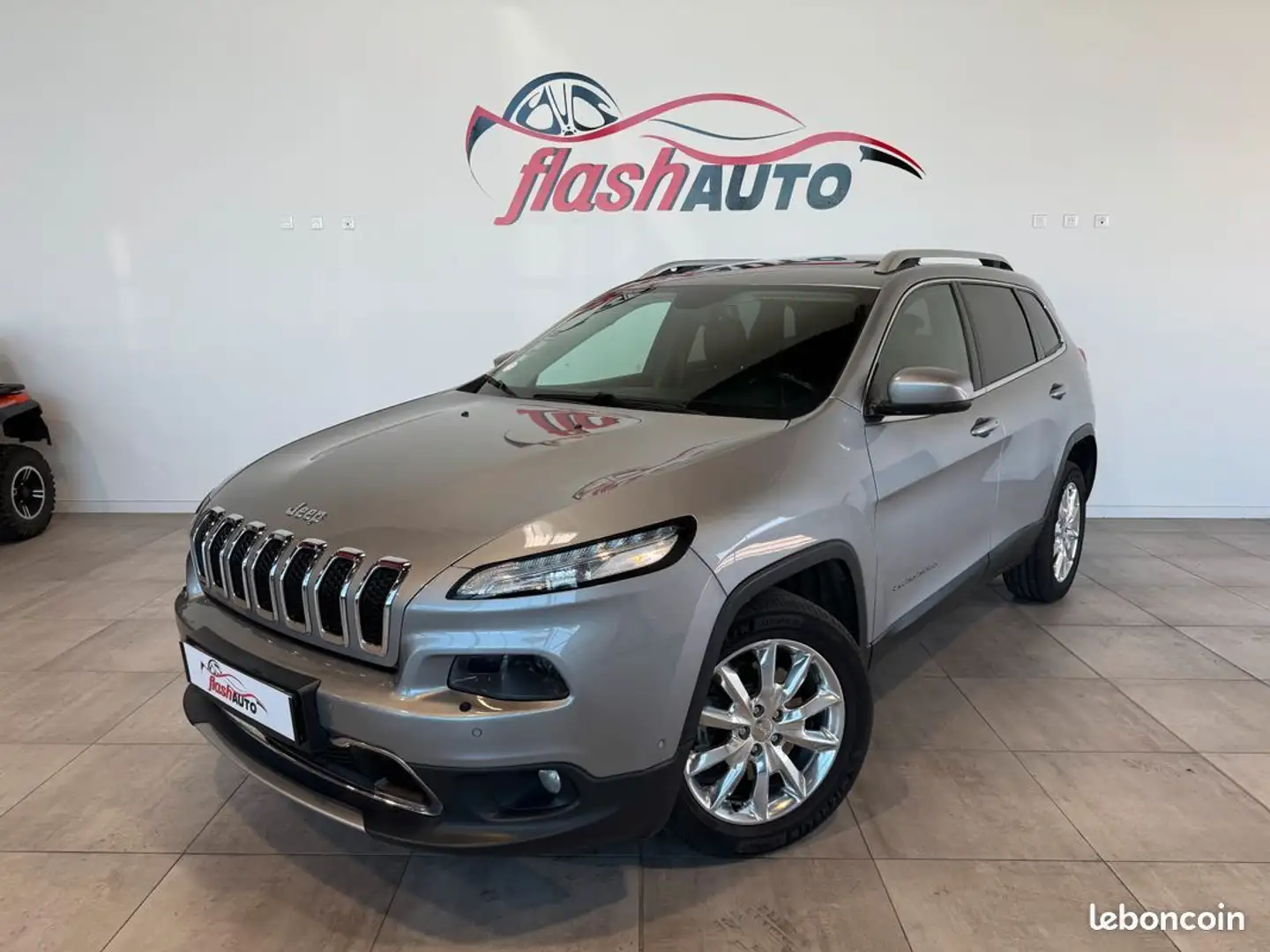 Jeep Cherokee IV 2.0 CRD 4WD 170cv LIMITED-BVA-2015 Gris - 1
