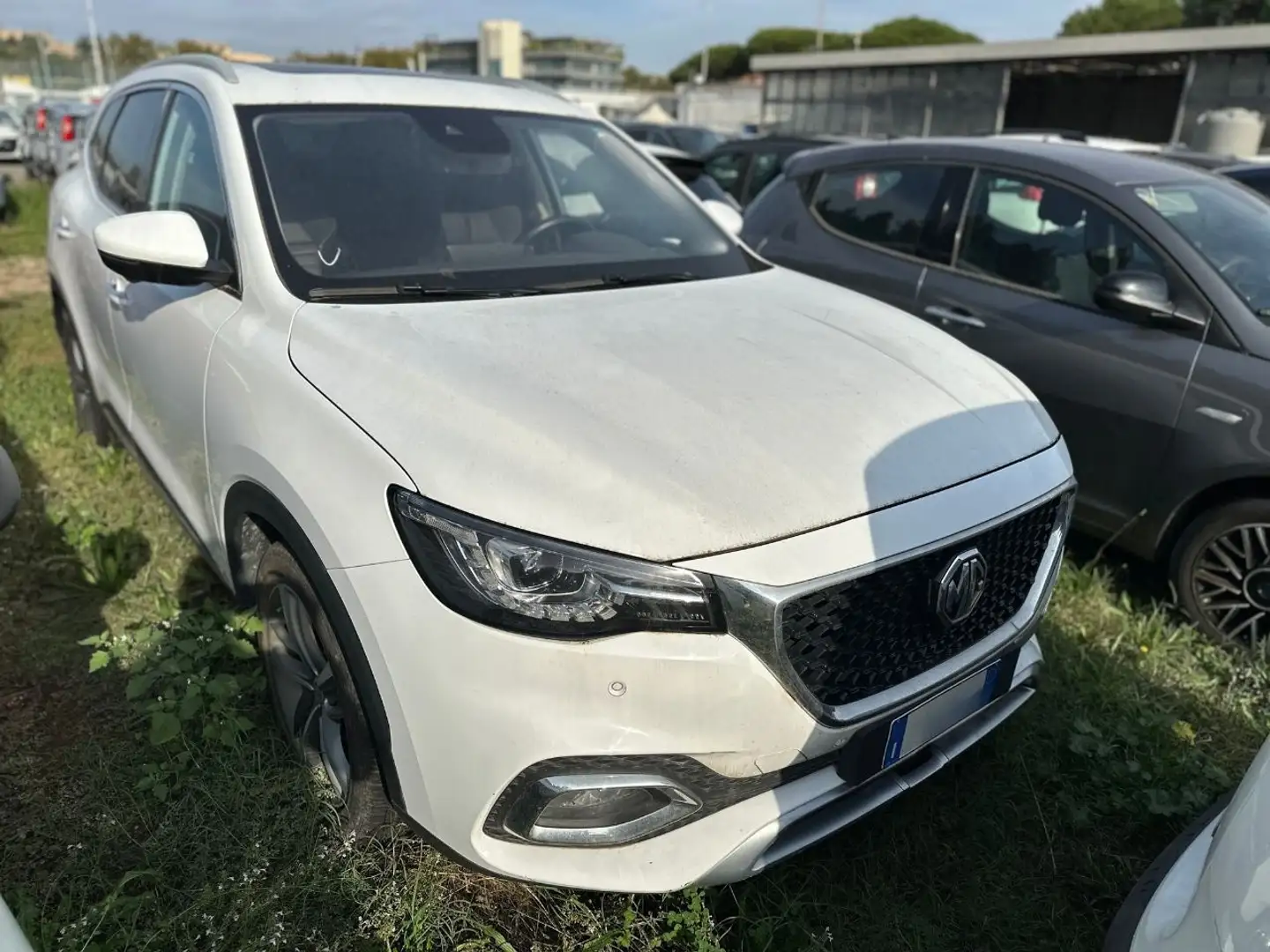 MG HS 1.5 T Luxury Weiß - 1