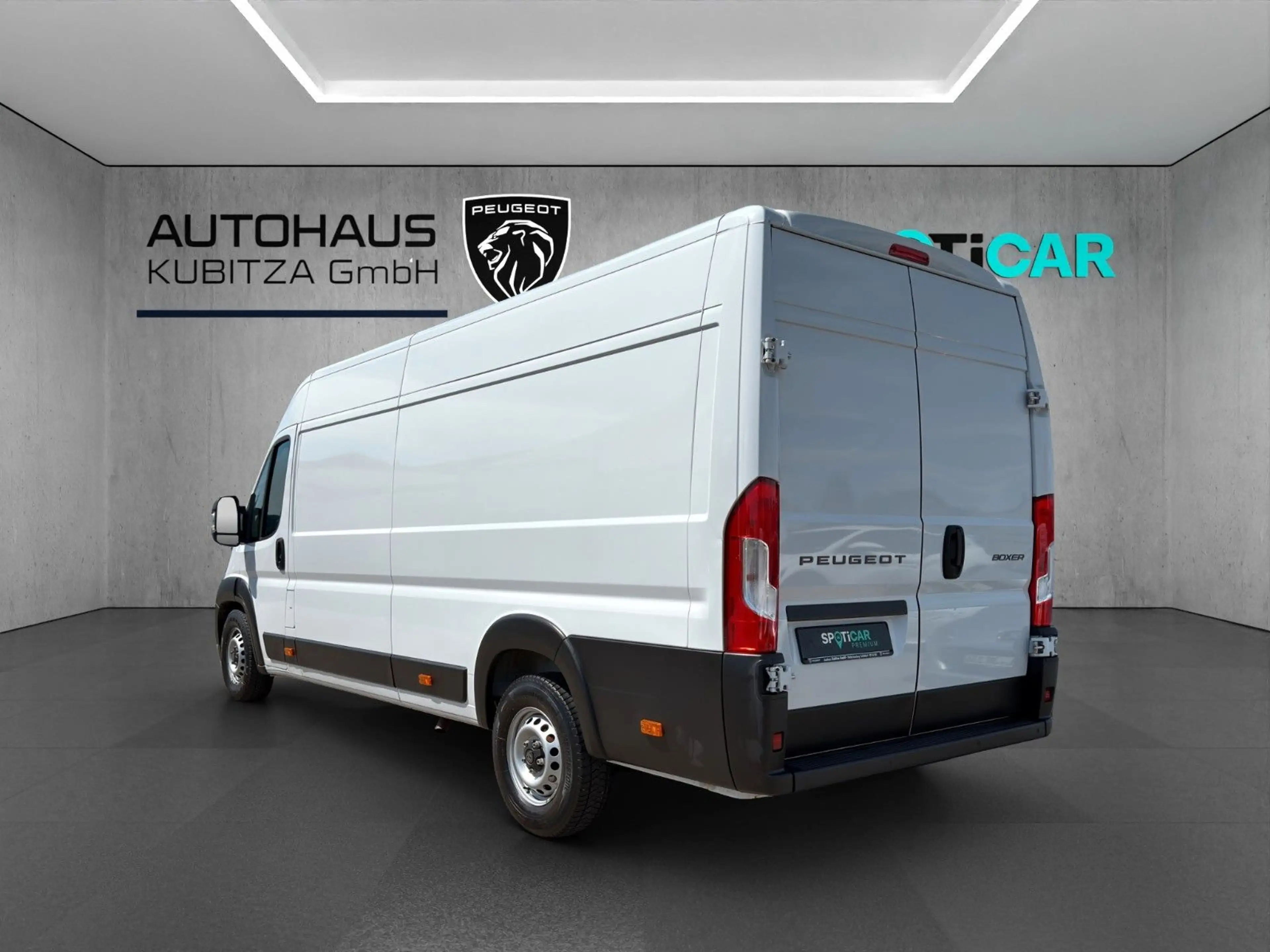 Peugeot Boxer KW 435 L4H2 HDi 180 EAT8 — photo 4
