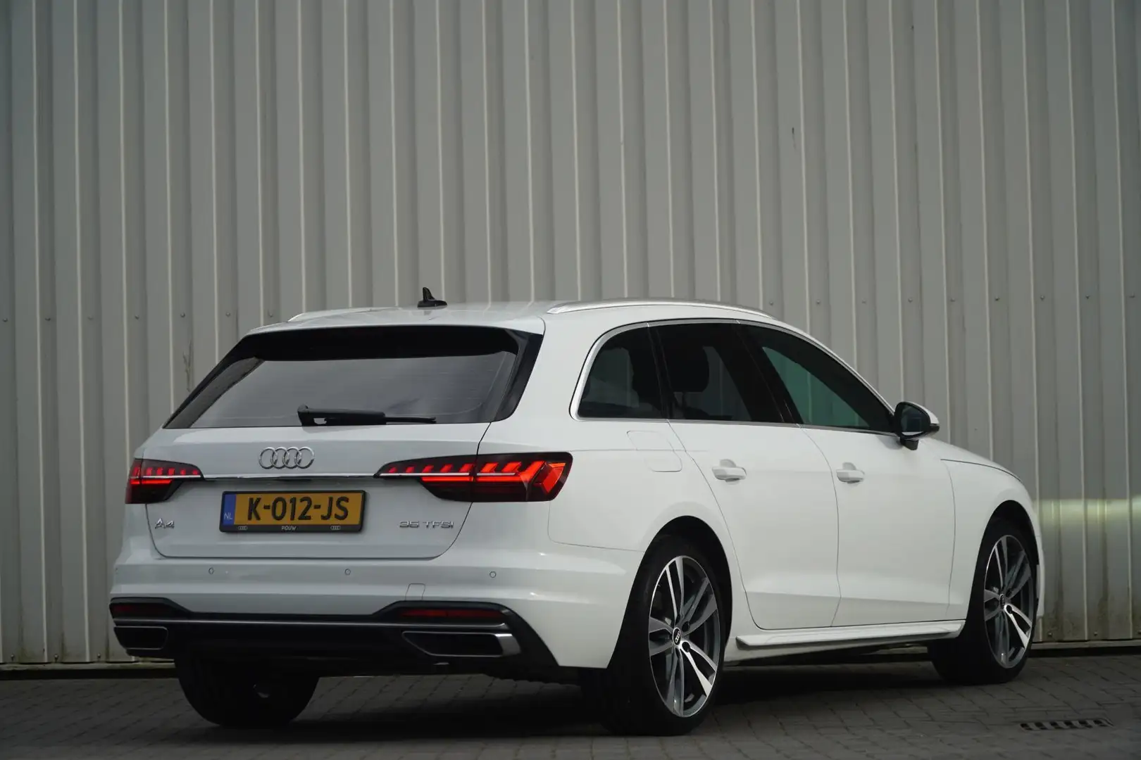 Audi A4 Avant 35 TFSI 150pk S-tronic Business Edition | LE Weiß - 2