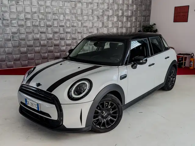 MINI Cooper F55 5p 1.5 Resolute auto