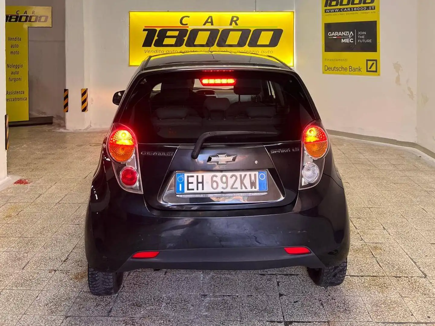Chevrolet Spark Spark 1.0 LS Schwarz - 2