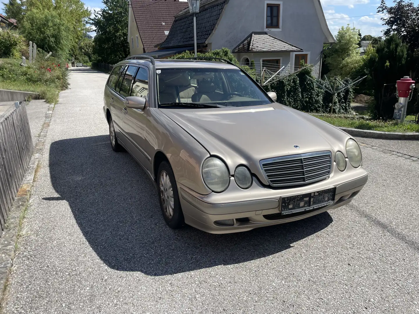 Mercedes-Benz E 320 T Classic Aut. - 1