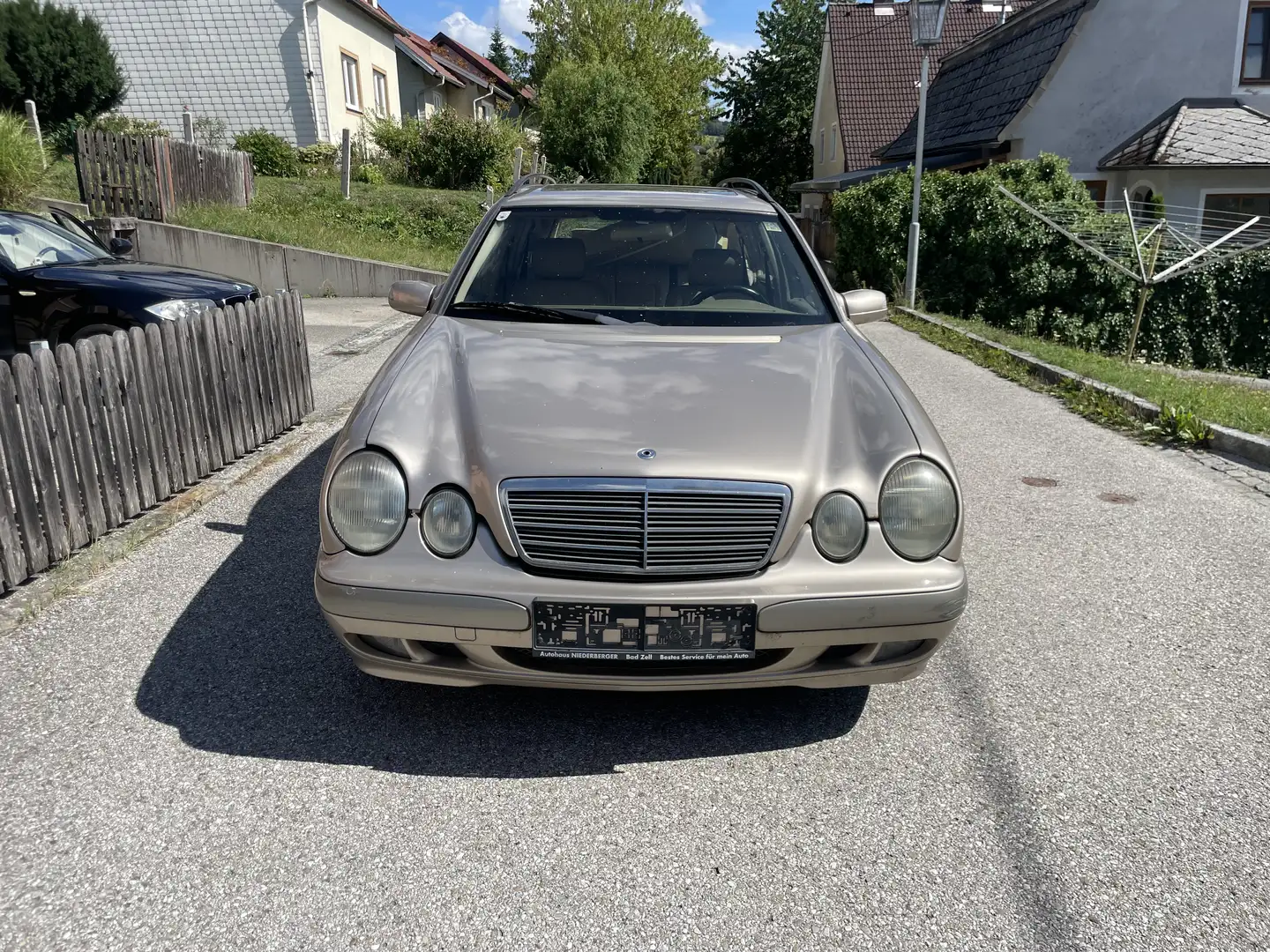 Mercedes-Benz E 320 T Classic Aut. - 2