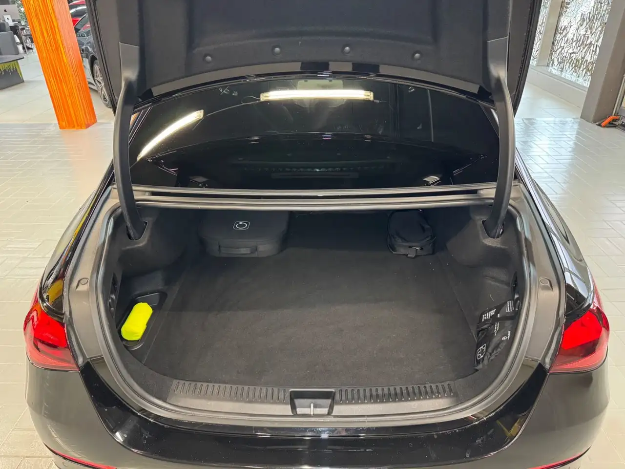 Mercedes-Benz E-Class e Limousine AMG Line Adv. LED~KAMERA~ACC~20, миниатюра 24