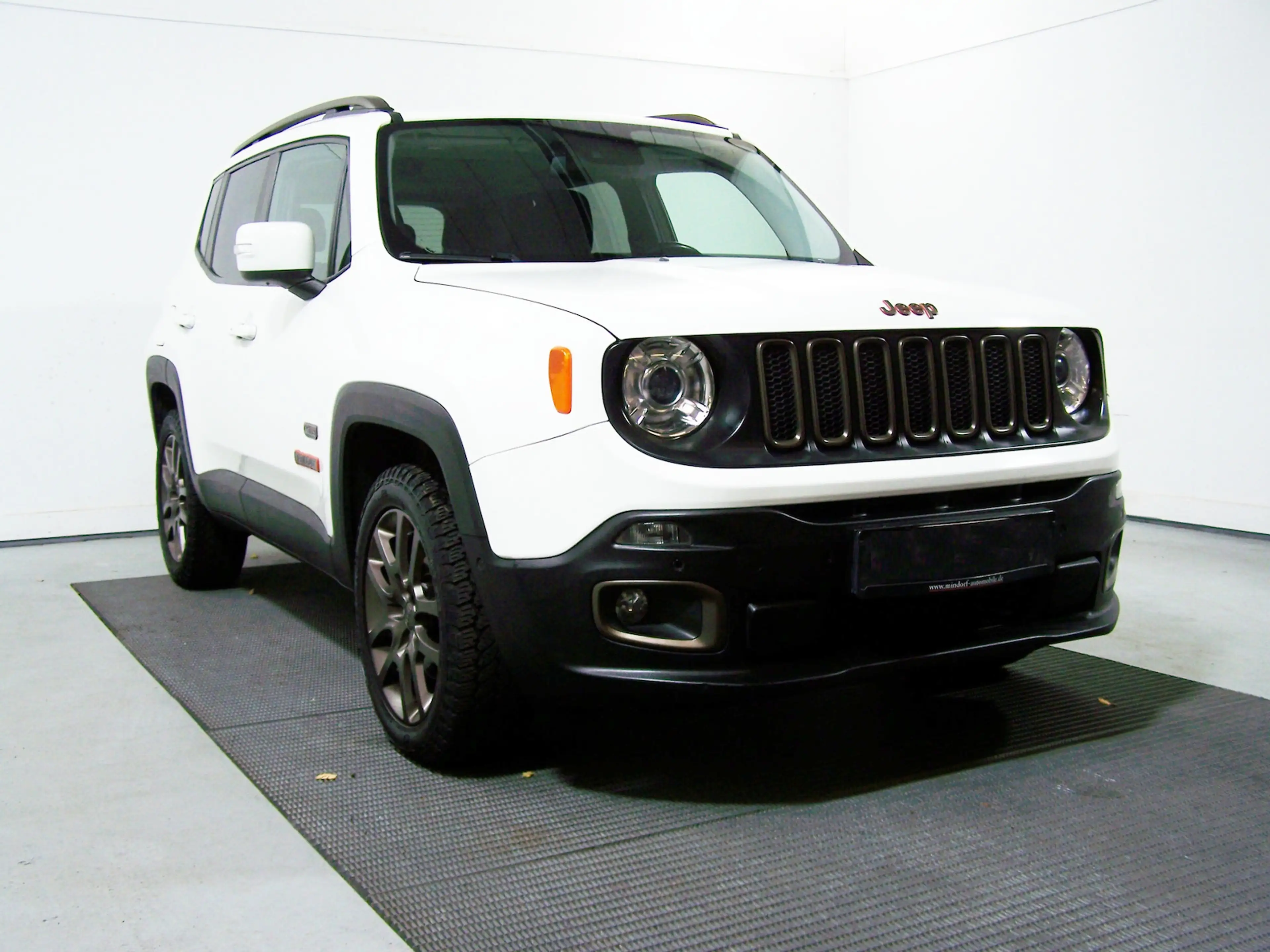 Jeep Renegade 2.0 MultiJet 75th Anniversary 4WD AUTO — photo 3