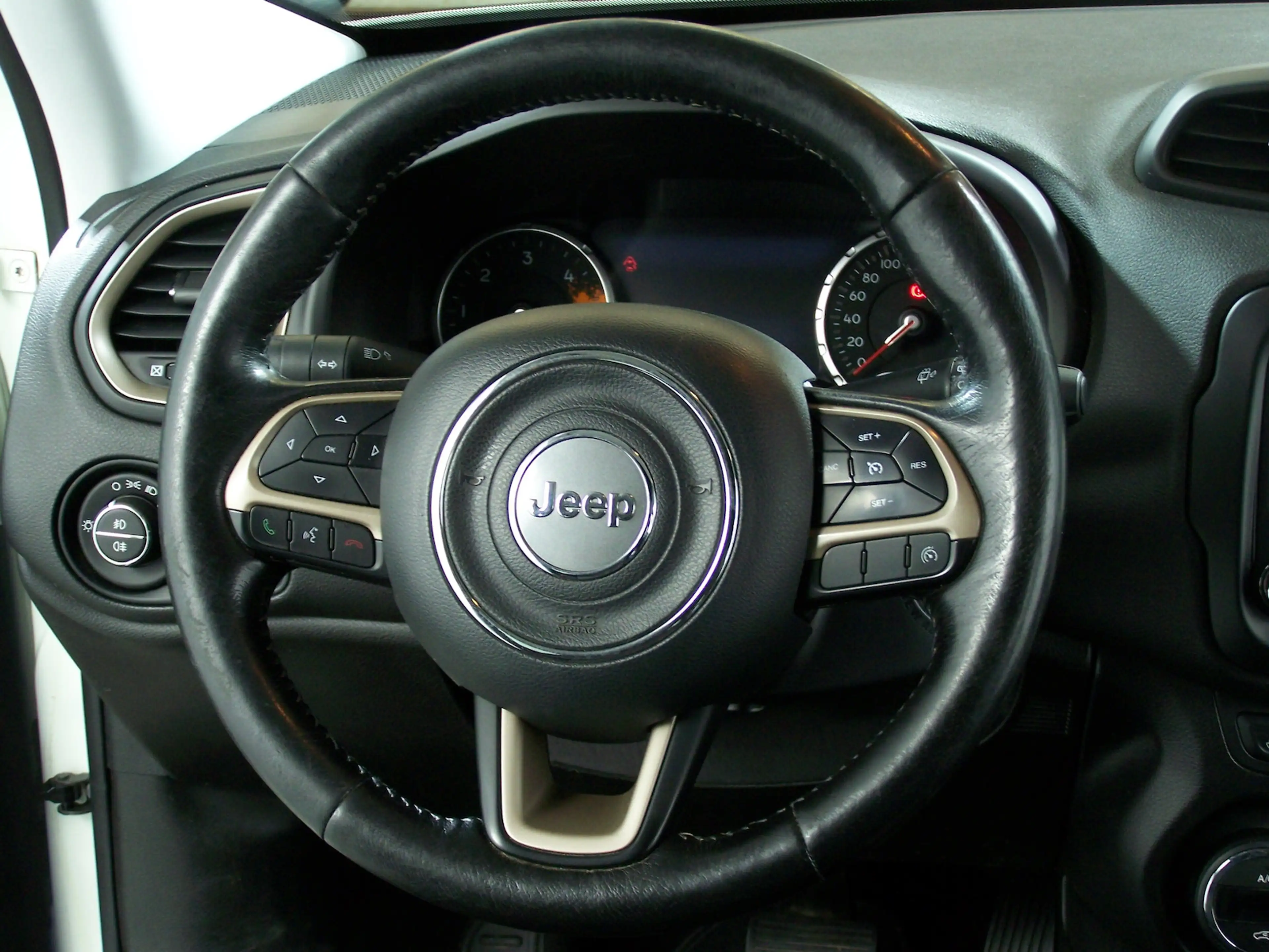 Jeep Renegade 2.0 MultiJet 75th Anniversary 4WD AUTO — photo 9