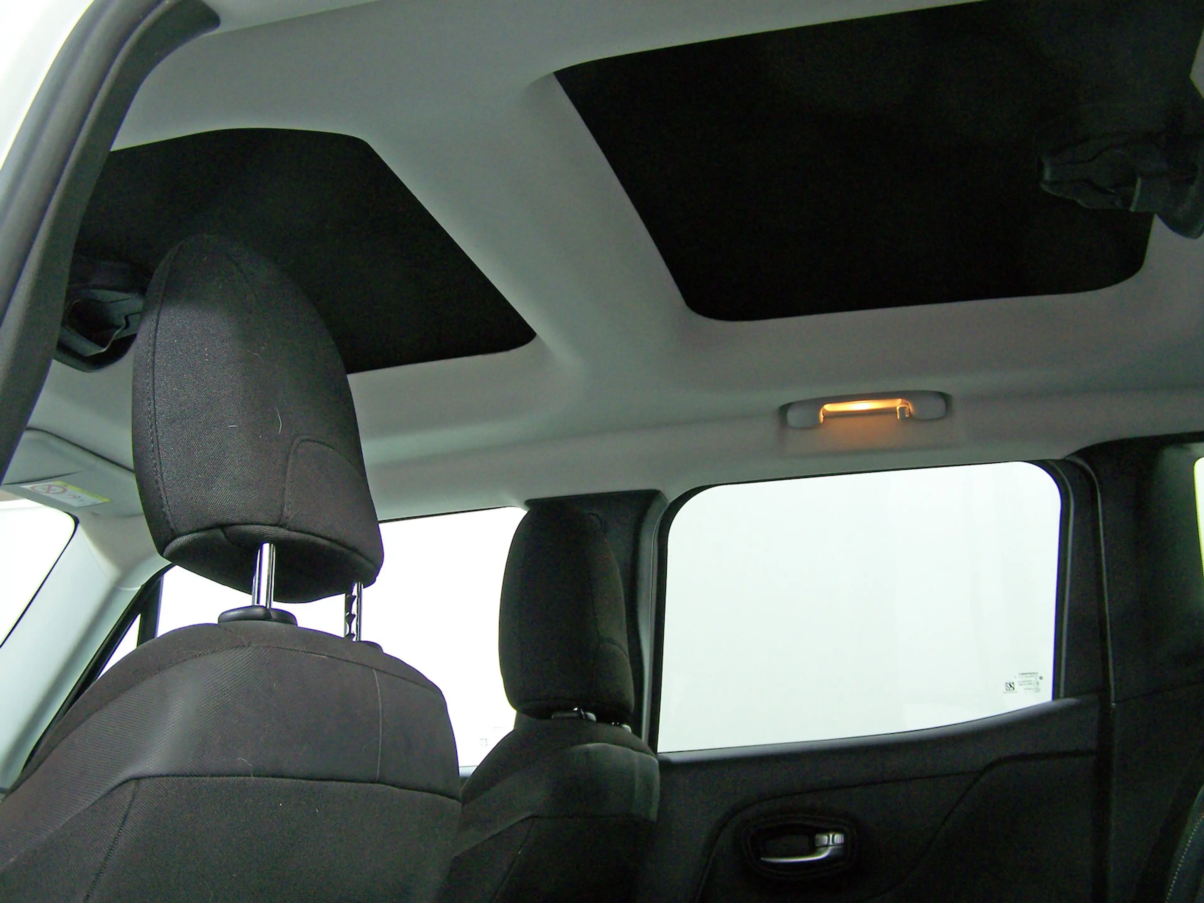 Jeep Renegade 2.0 MultiJet 75th Anniversary 4WD AUTO — photo 6