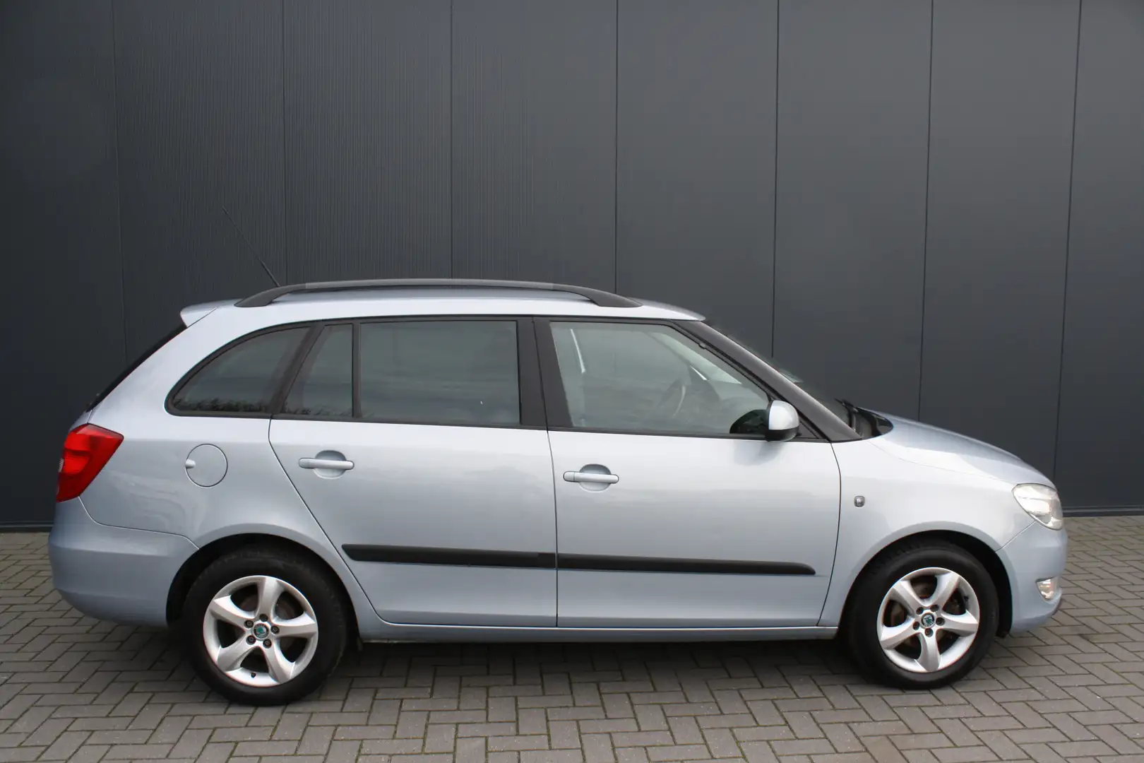 Skoda Fabia Combi 1.2 TDI EURO 5 Greenline AIRCO - TREKHAAK - Zilver - 2