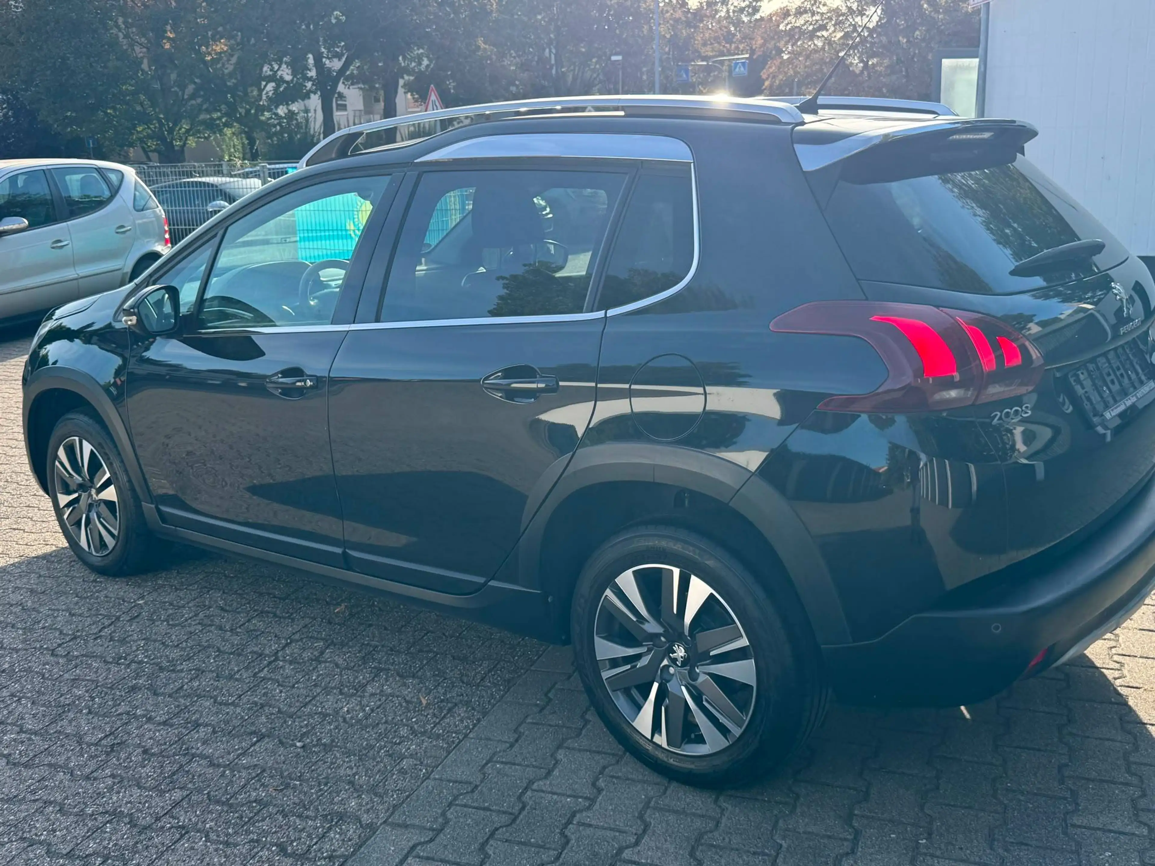 Peugeot 2008 Allure — photo 7