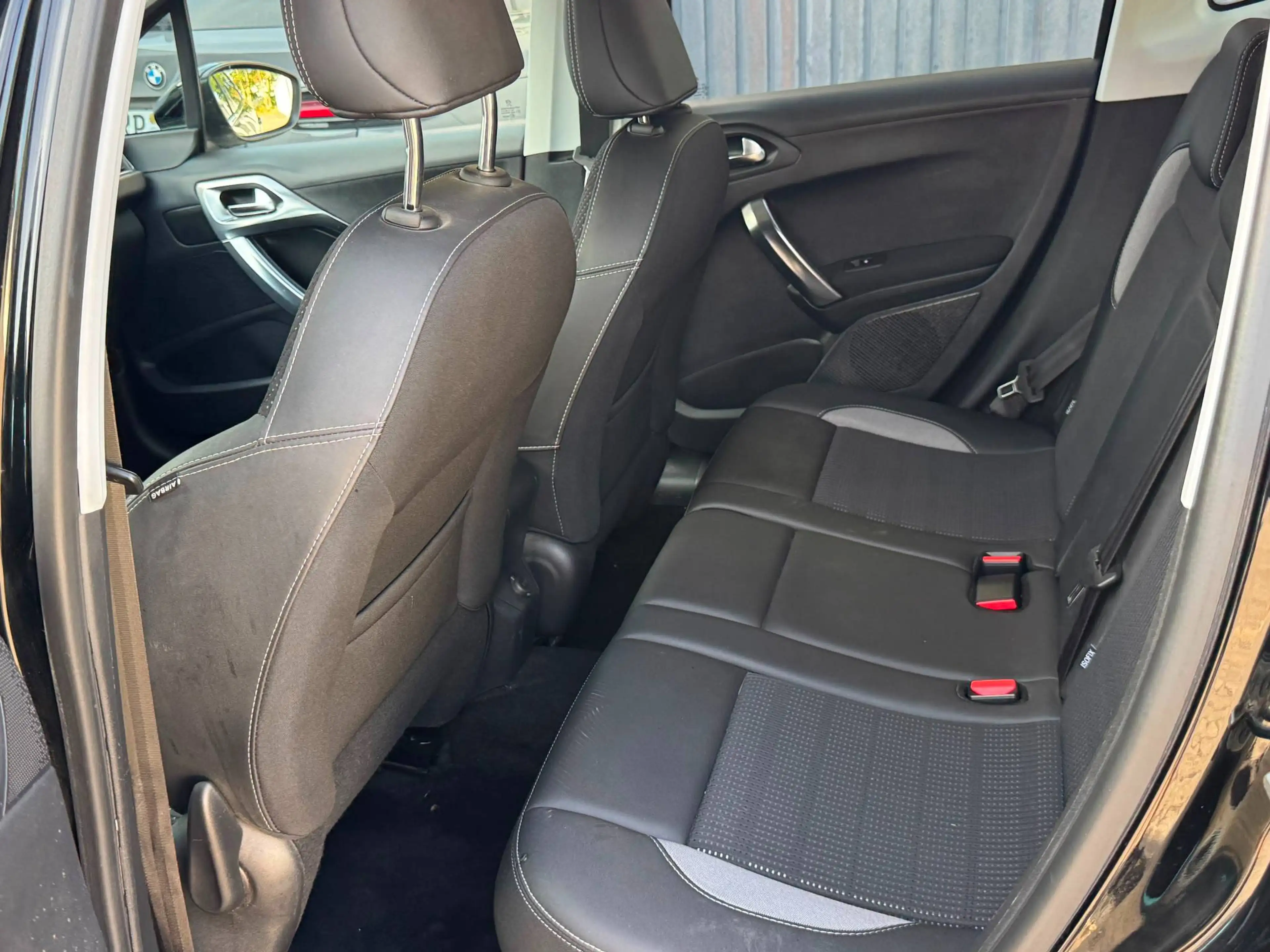Peugeot 2008 Allure — photo 15