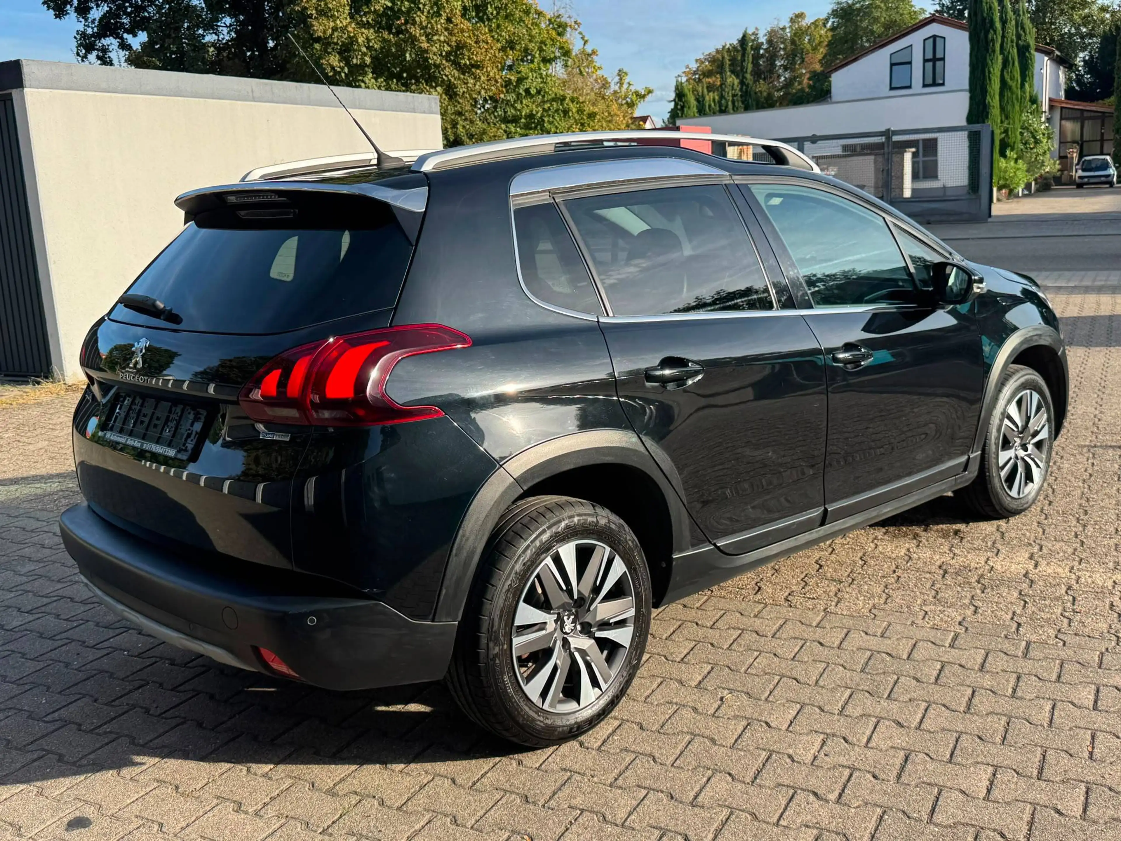 Peugeot 2008 Allure — photo 5