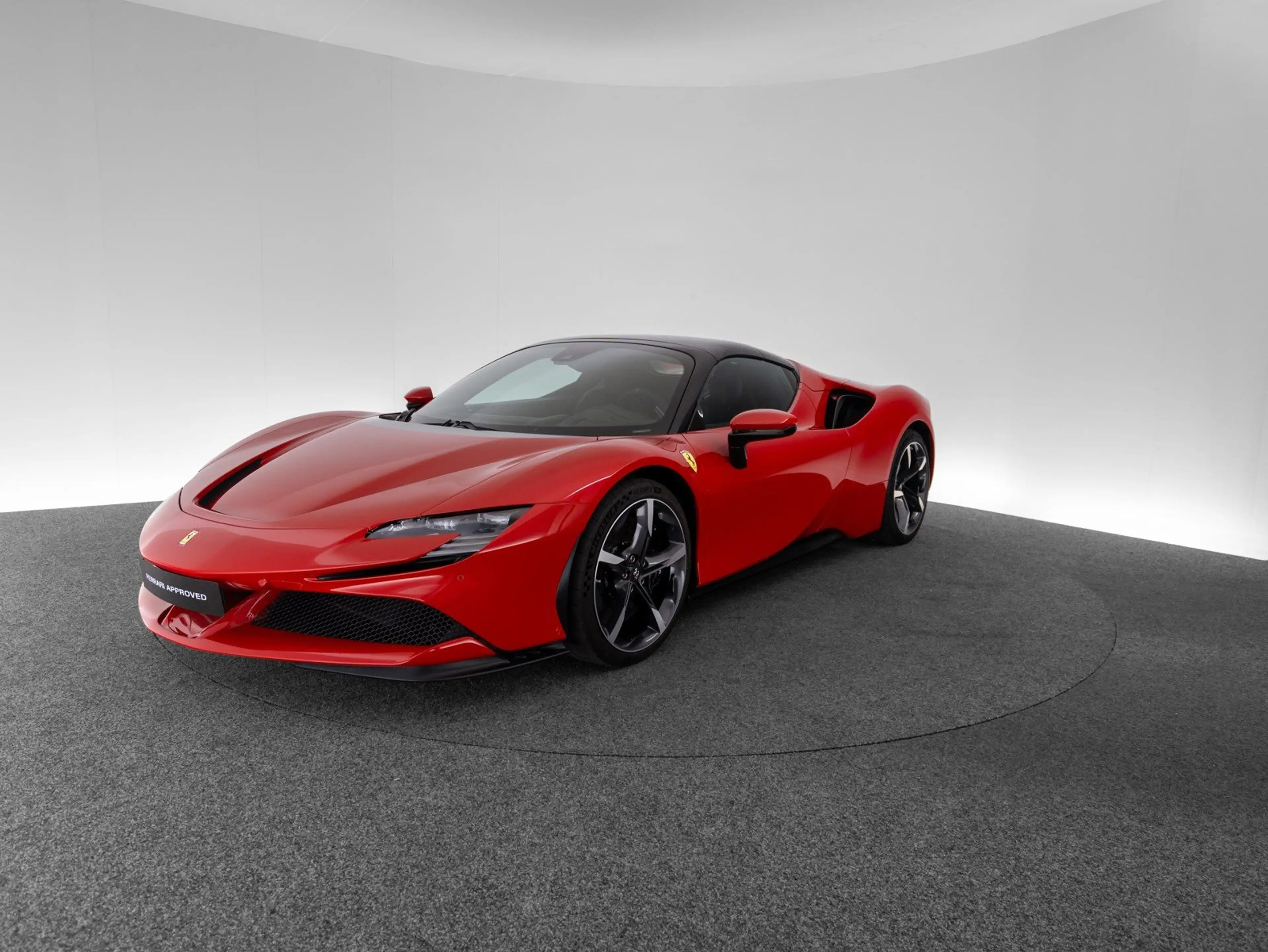 Ferrari SF90 Spider — photo 11