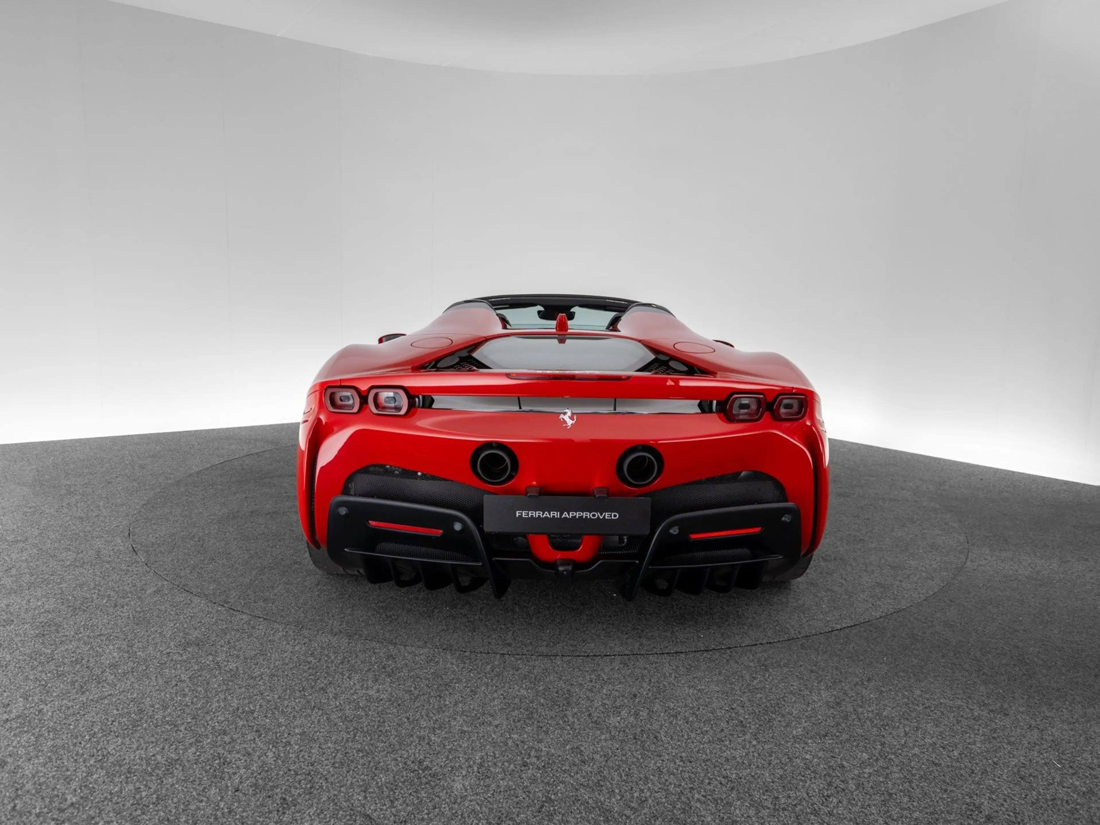 Ferrari SF90 Spider — photo 6
