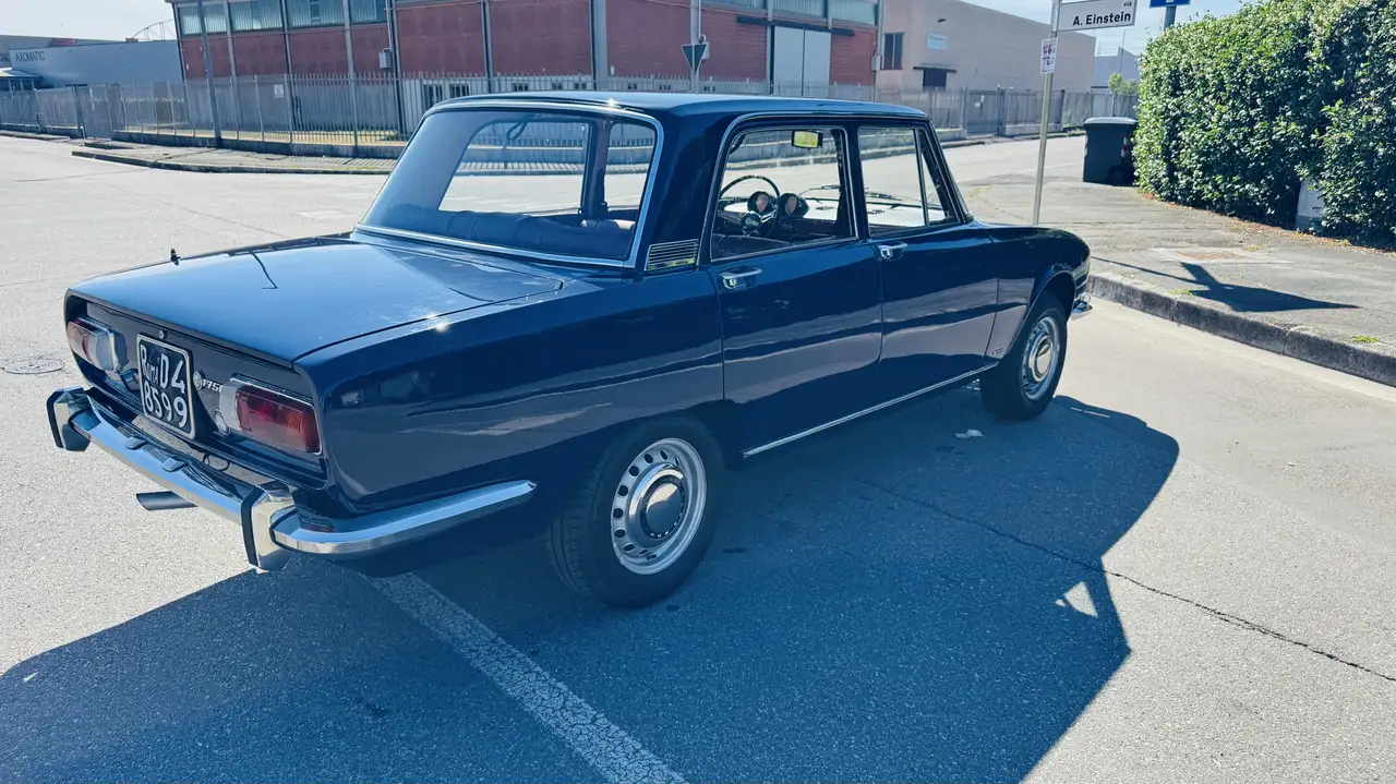 Alfa Romeo 2000 1750 berlina, foto 6