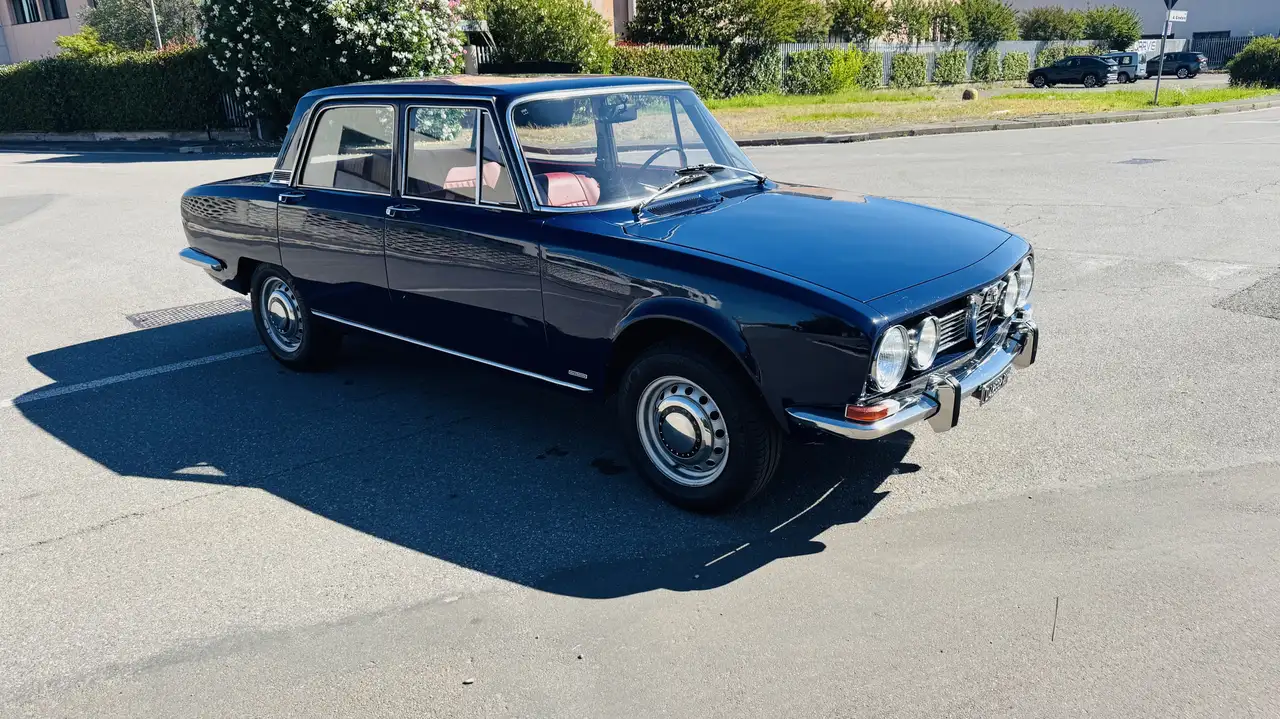 Alfa Romeo 2000 1750 berlina, foto 8