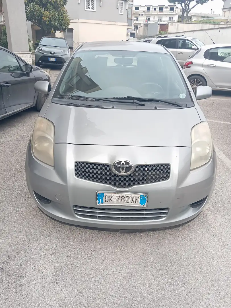 Toyota Yaris 5p 1.4 d-4d Sol m-mt - 1