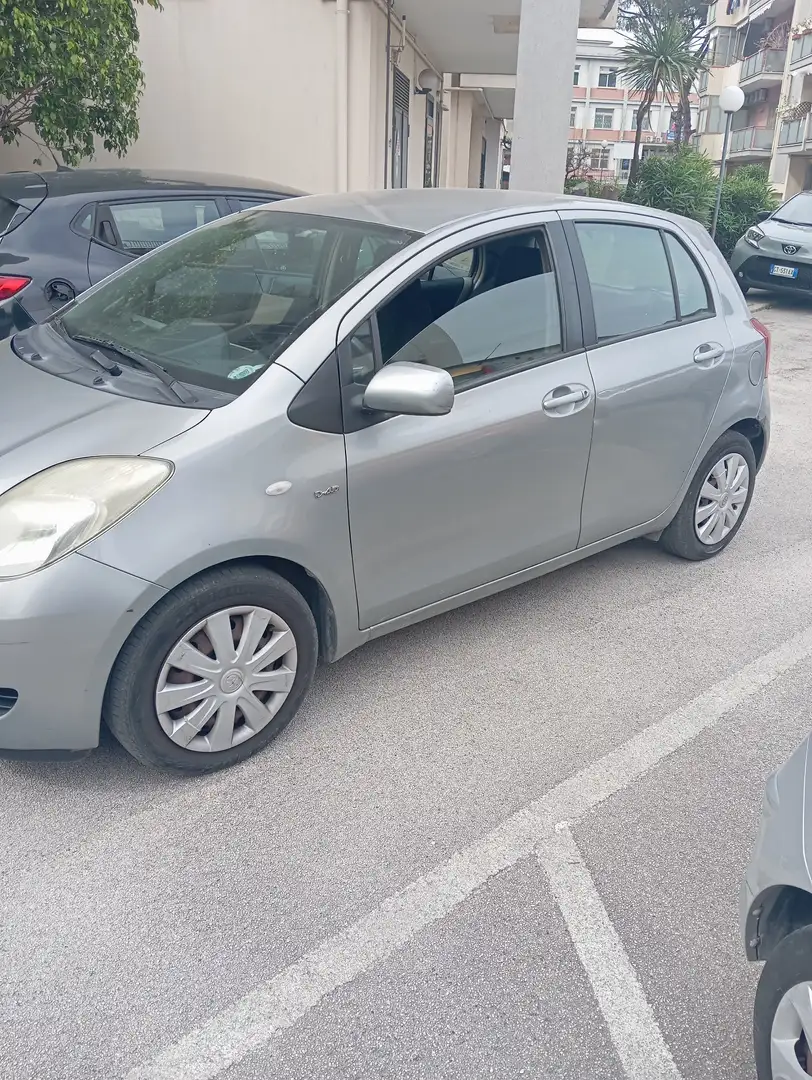 Toyota Yaris 5p 1.4 d-4d Sol m-mt - 2