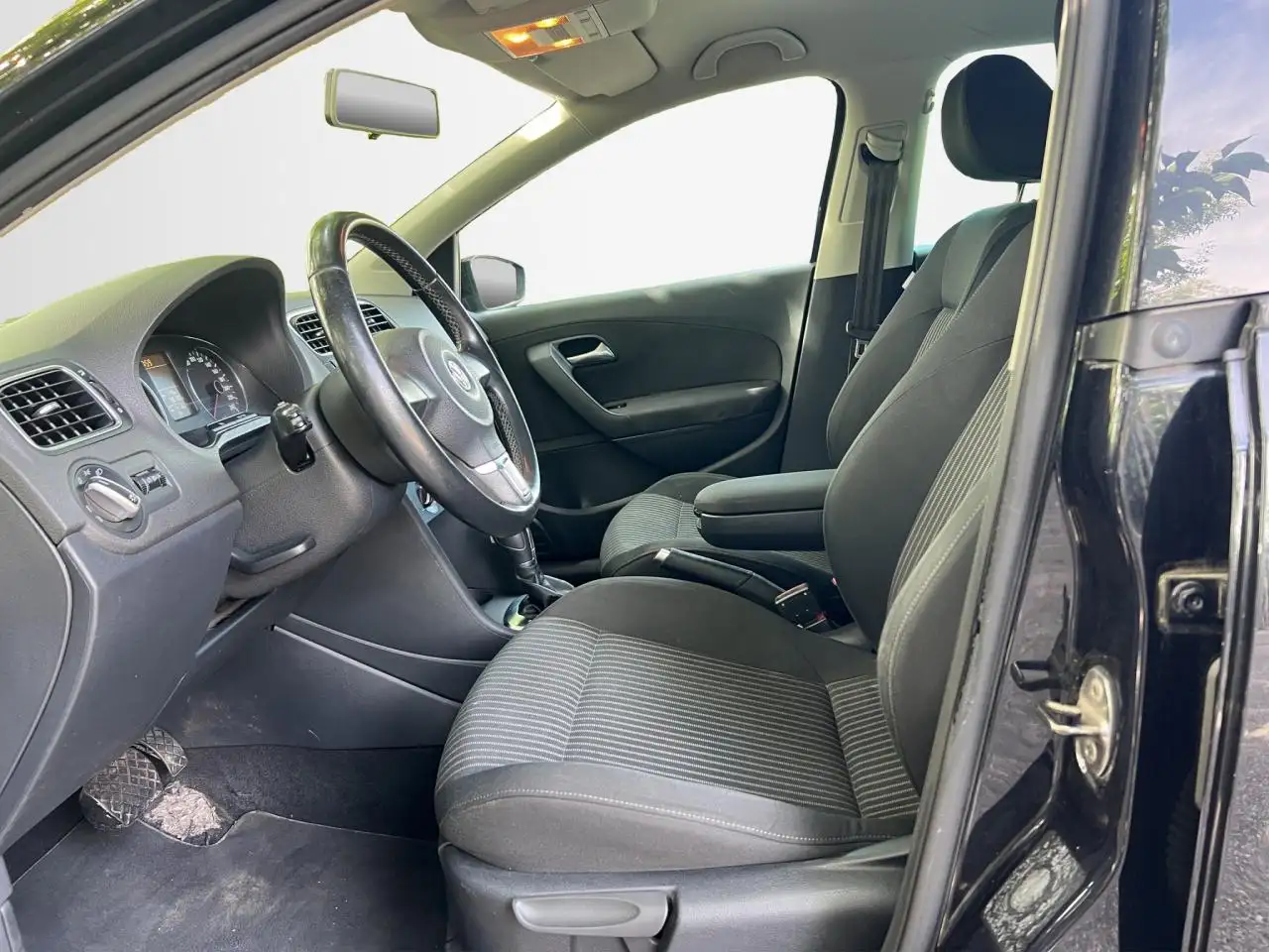 Volkswagen Polo Citadine 5 portes — photo 3