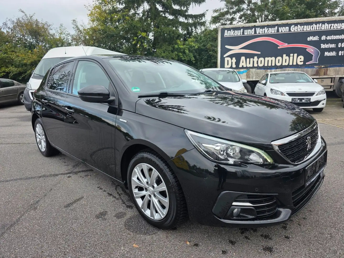 Peugeot 308 130 Black Edition/Tüv-Neu/1 Hand/Navi Schwarz - 1