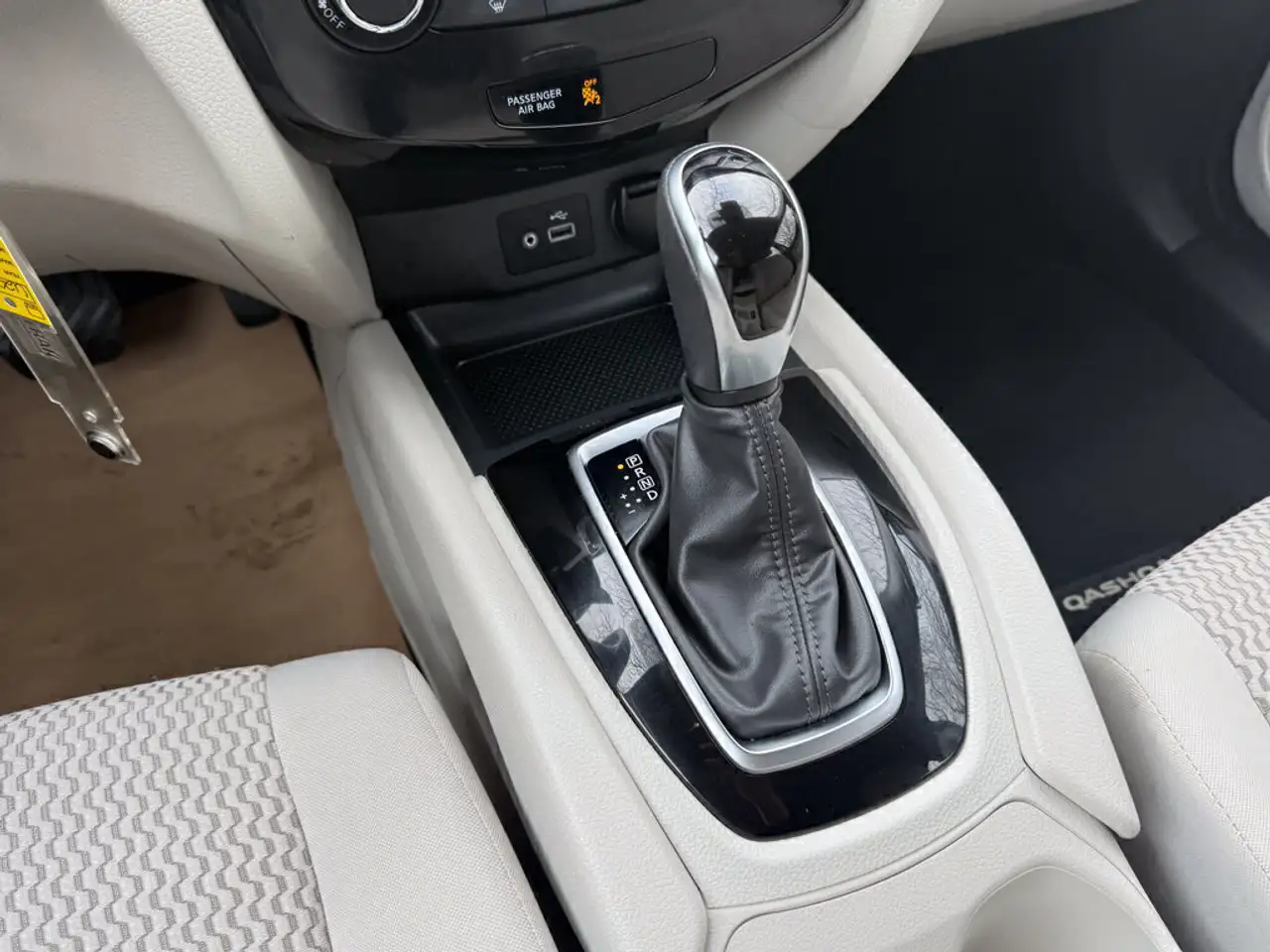 Nissan Qashqai снимка Nissan Qashqai