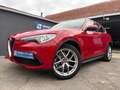 Alfa Romeo Stelvio 2.0 TB Q4 Lusso Rood - thumbnail 1
