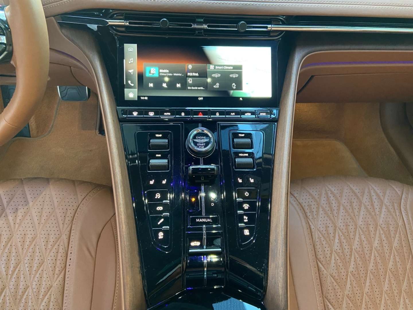 Aston Martin DB12 Descapotable Non Identifiée -  - Joinsteer - #4