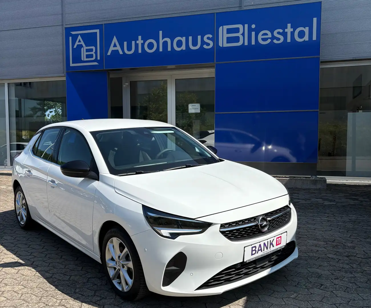 Opel Corsa Elegance 1.2 Turbo *Allwetterreifen + Navi* Weiß - 1