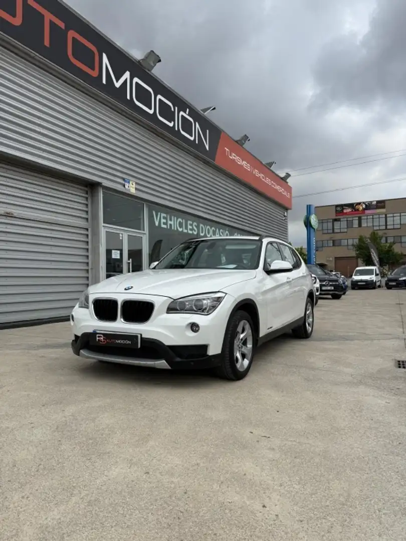 BMW X1 xDrive 18d Weiß - 1