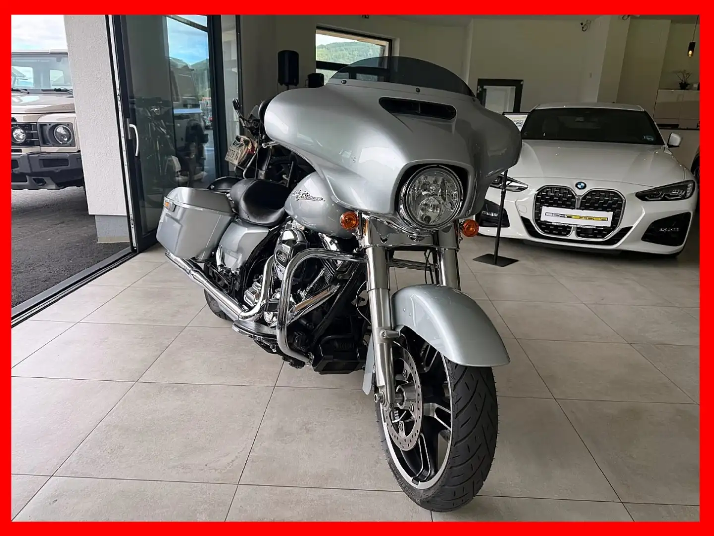 Harley-Davidson Street Glide Street Glide FLHX* 1700* MEGA* Akrapovic* Radio* Finanzierung ab 199,- mtl Silber - 1