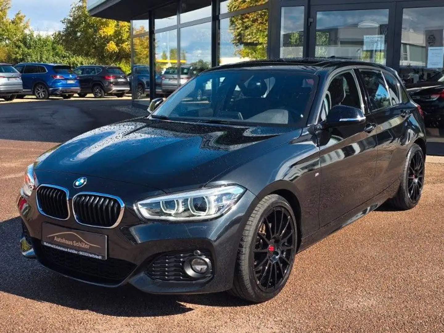 BMW 120 i M Sport+Navi+S-Dach+PDC+CarPlay+DTC Schwarz - 1