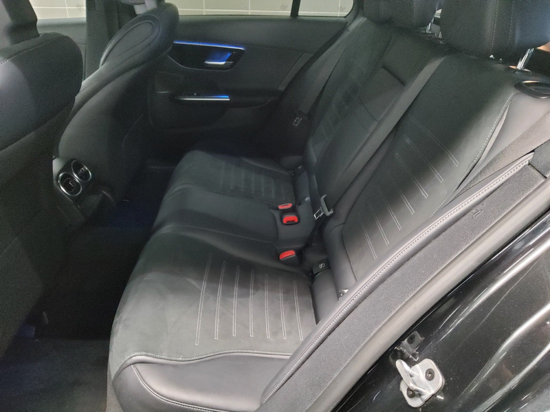 Mercedes-Benz C 200 T d AMG-Line T-Leder Navi LED StHzg Shz — photo 13