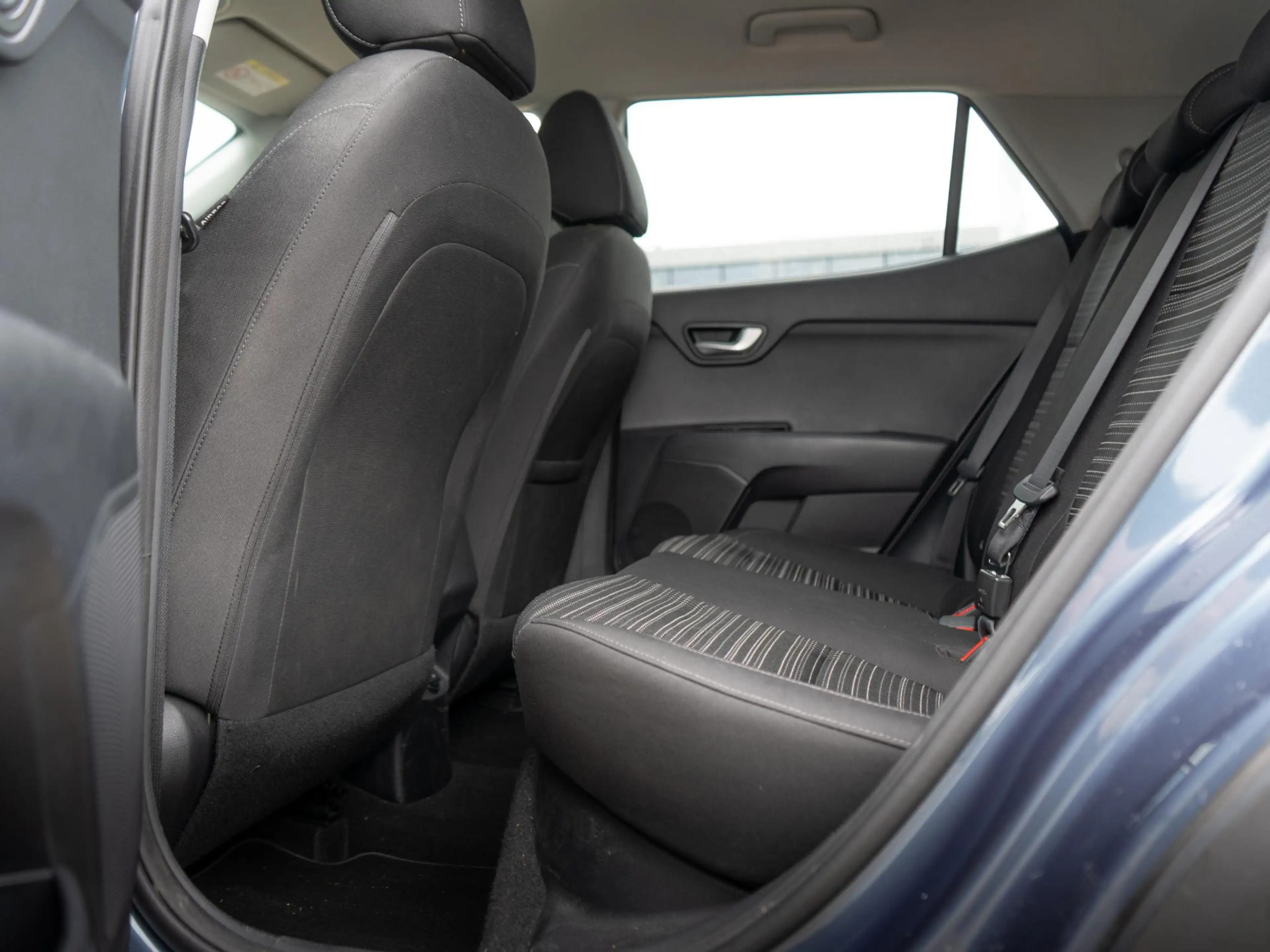 Kia Stonic 1.0 T-GDi DynamicLine | 120 PK| Climate control | — photo 8
