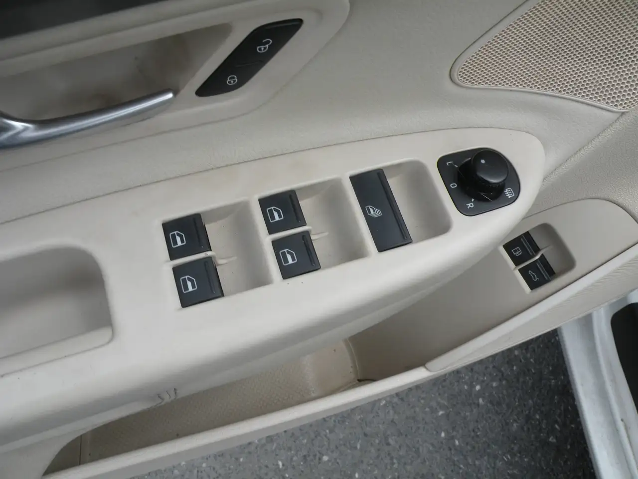 Volkswagen Eos снимка Volkswagen Eos