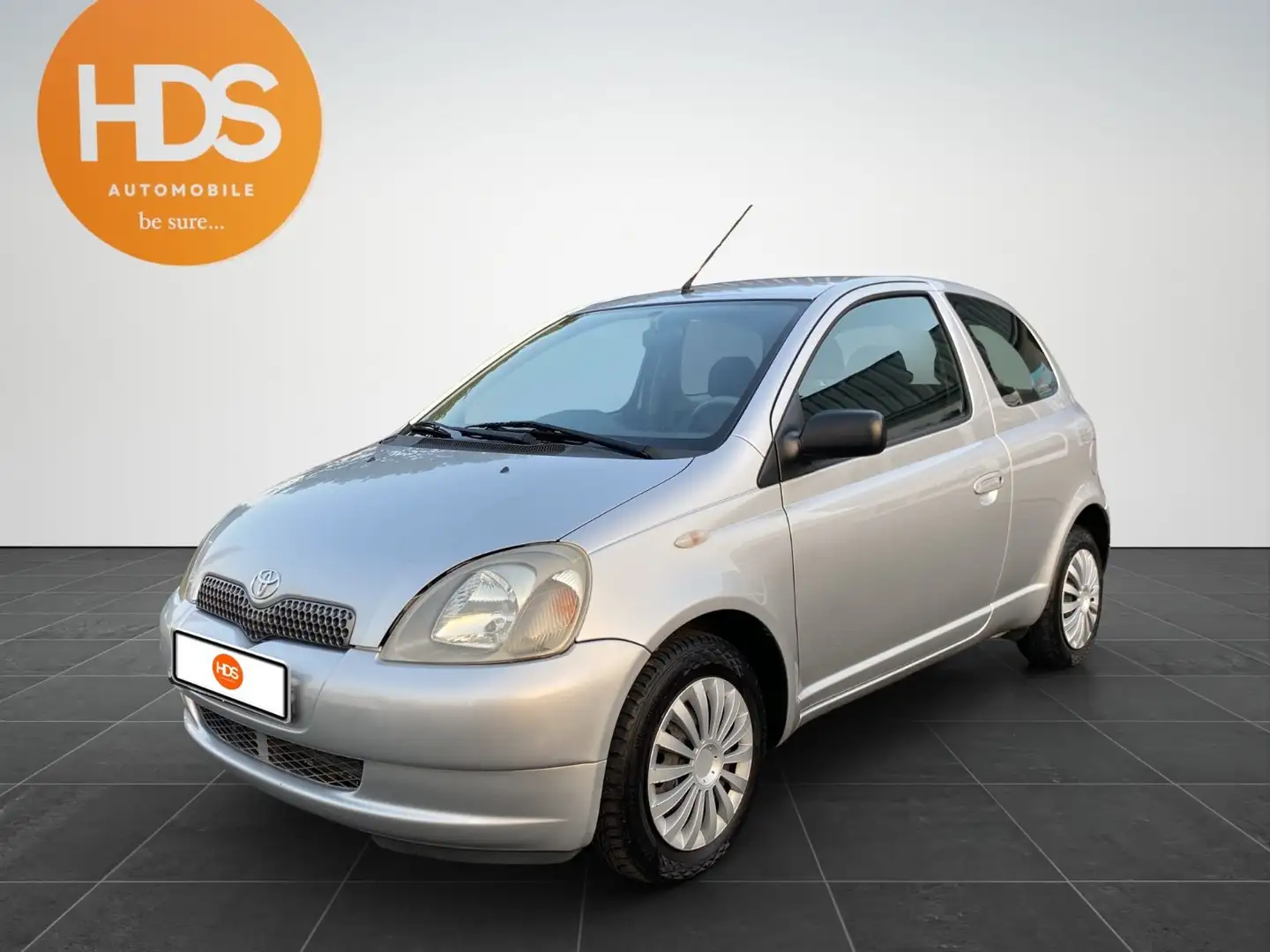 Toyota Yaris *Tüv 03/2027 *Klima Plateado - 1