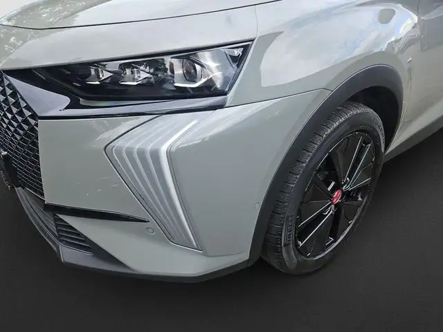 DS Automobiles DS 7 Crossback view 11