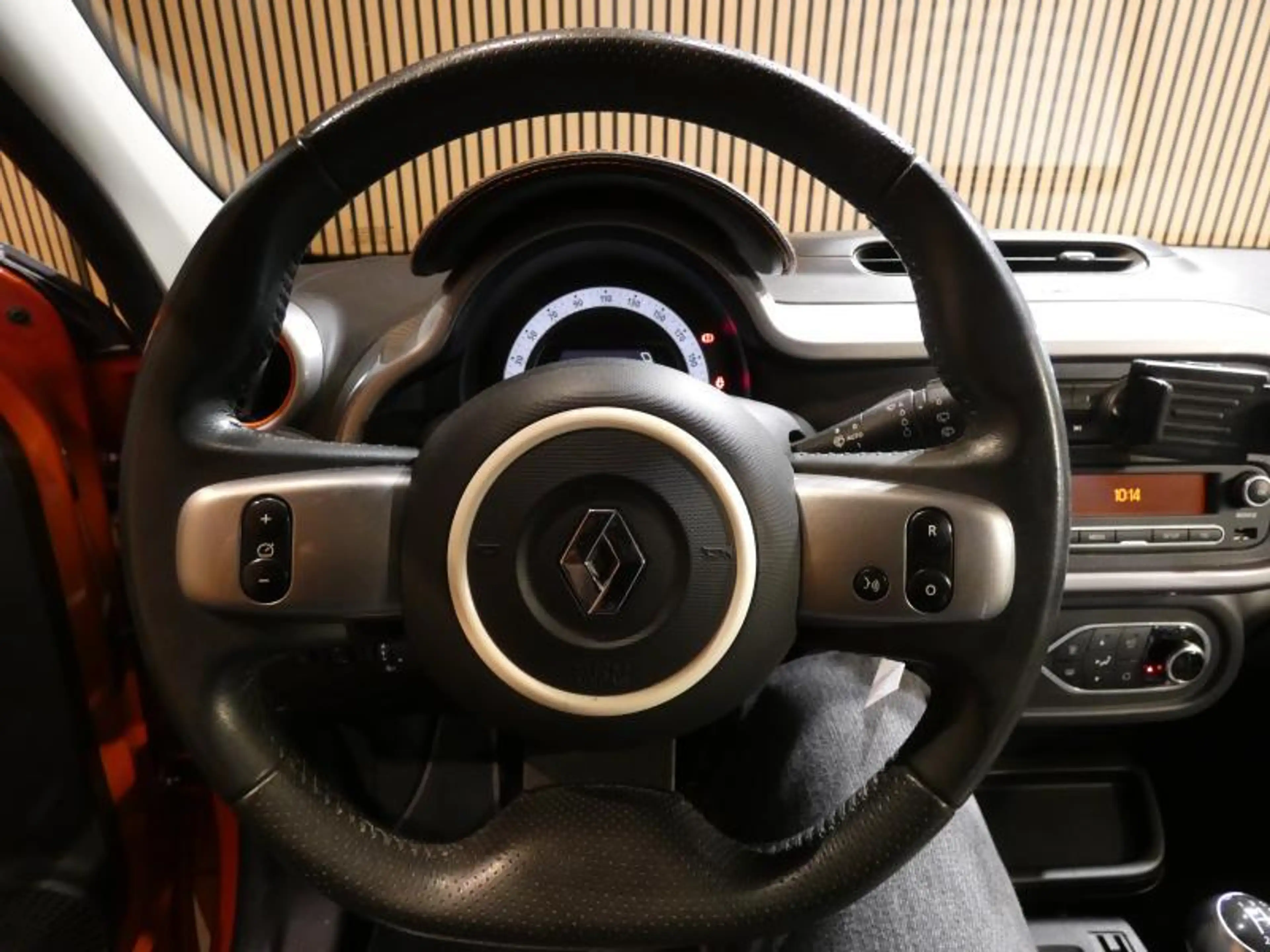 Renault Twingo GT — photo 10