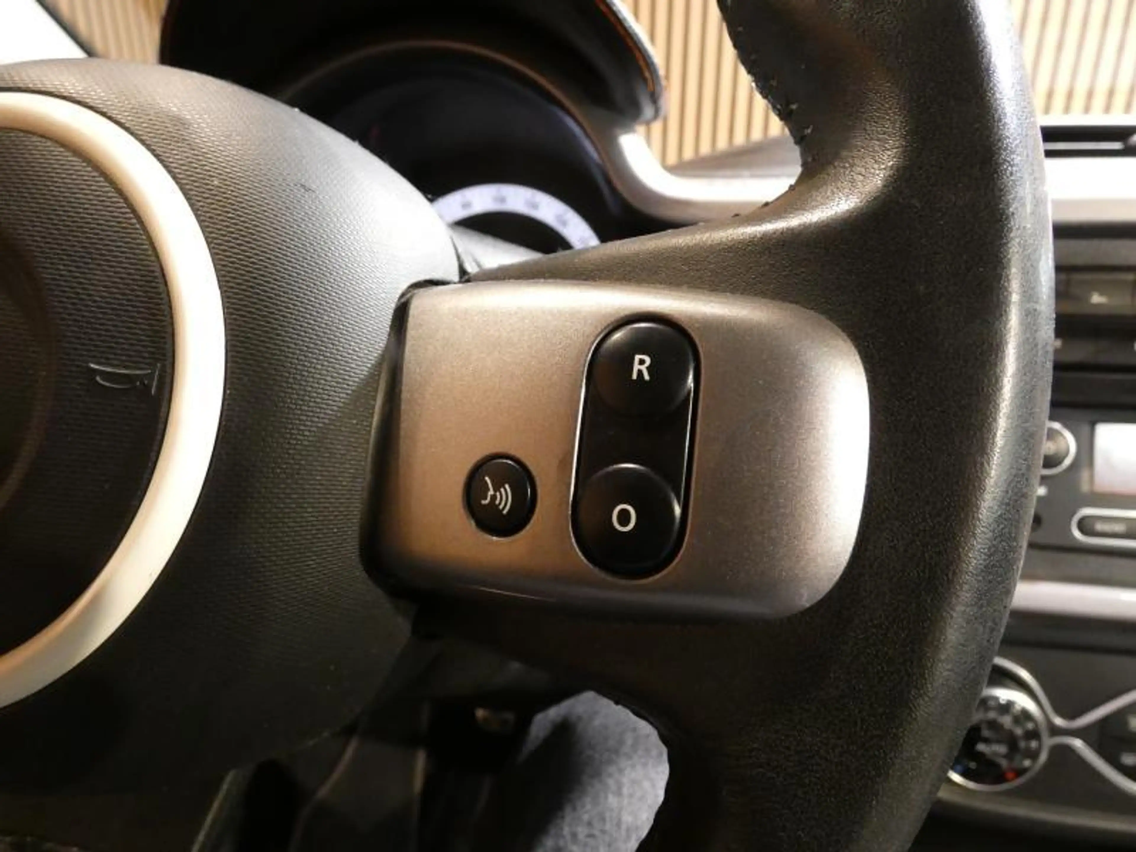 Renault Twingo GT — photo 15