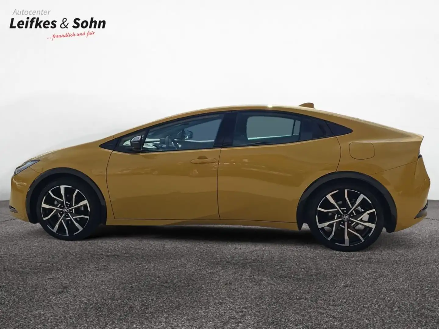 Toyota Prius Plug-in Hybrid Executive (XW6) Geel - 2