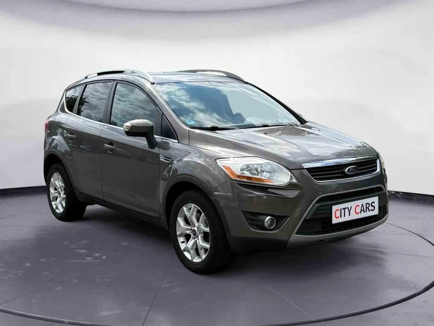 Ford Kuga 2.0 TDCI 4x4 Champions Edition Braun - 2