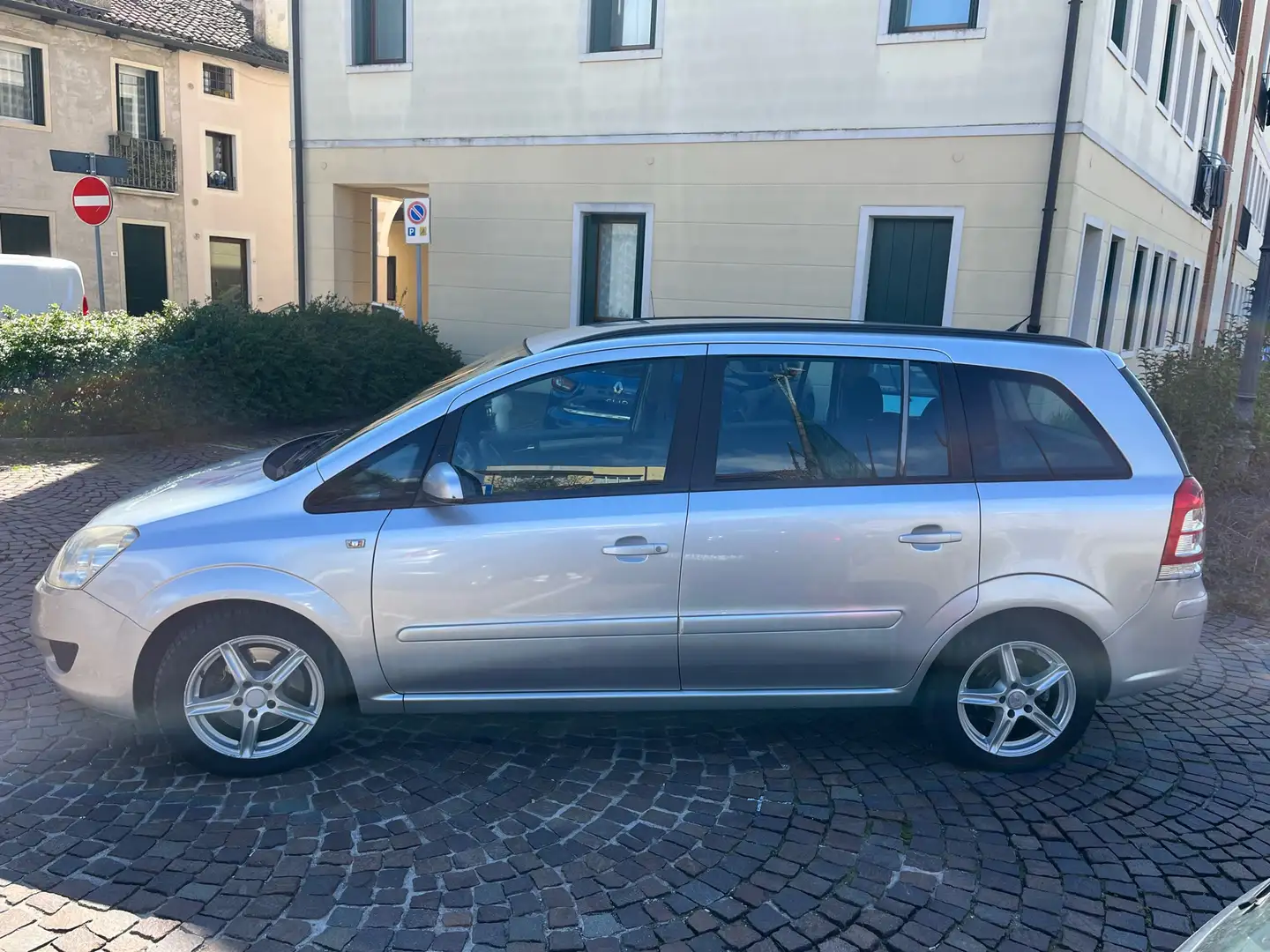 Opel Zafira 1.7 cdti Club 110cv Argintiu - 2