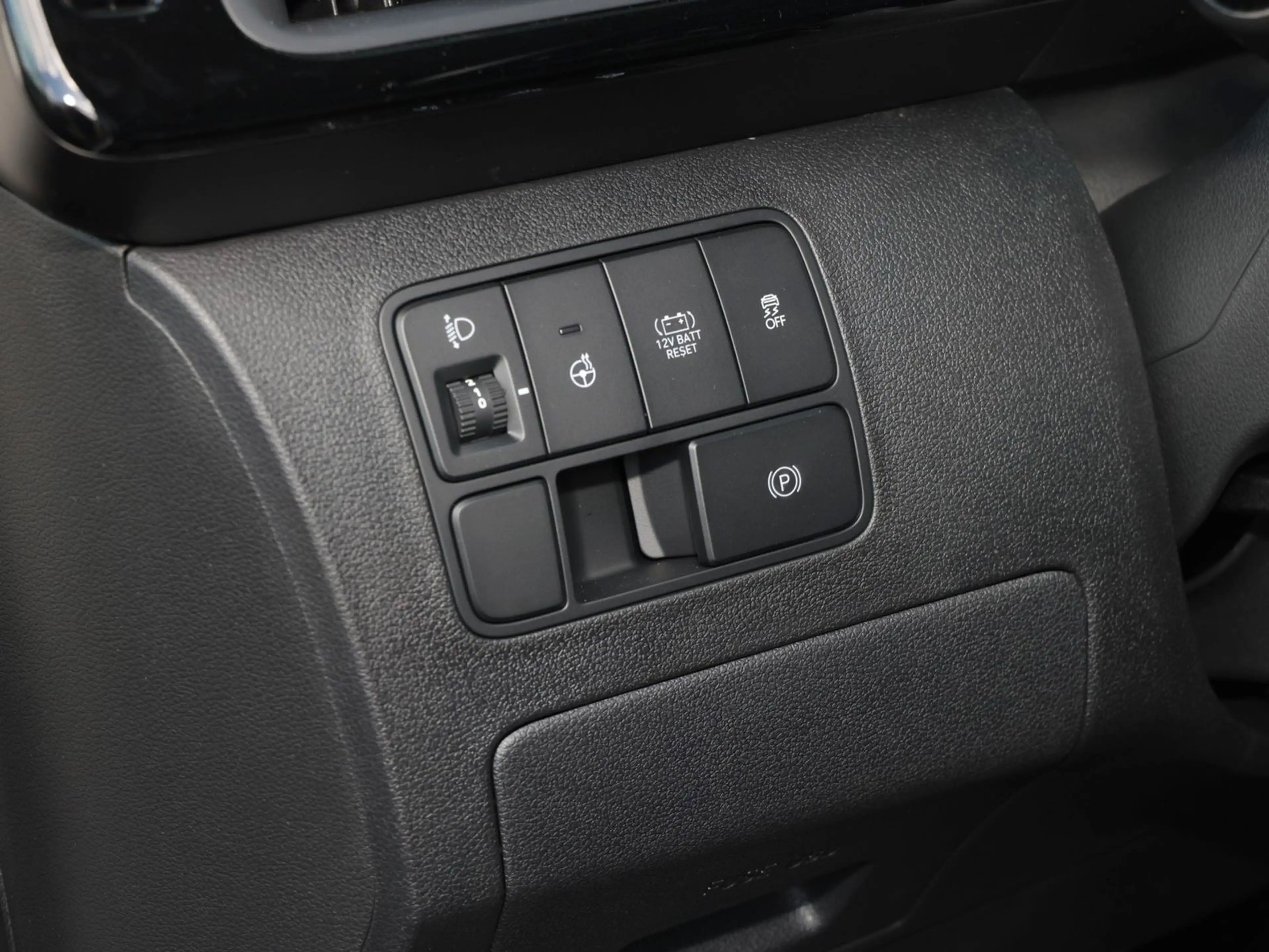Hyundai STARIA Signature Hybrid 2WD — photo 8